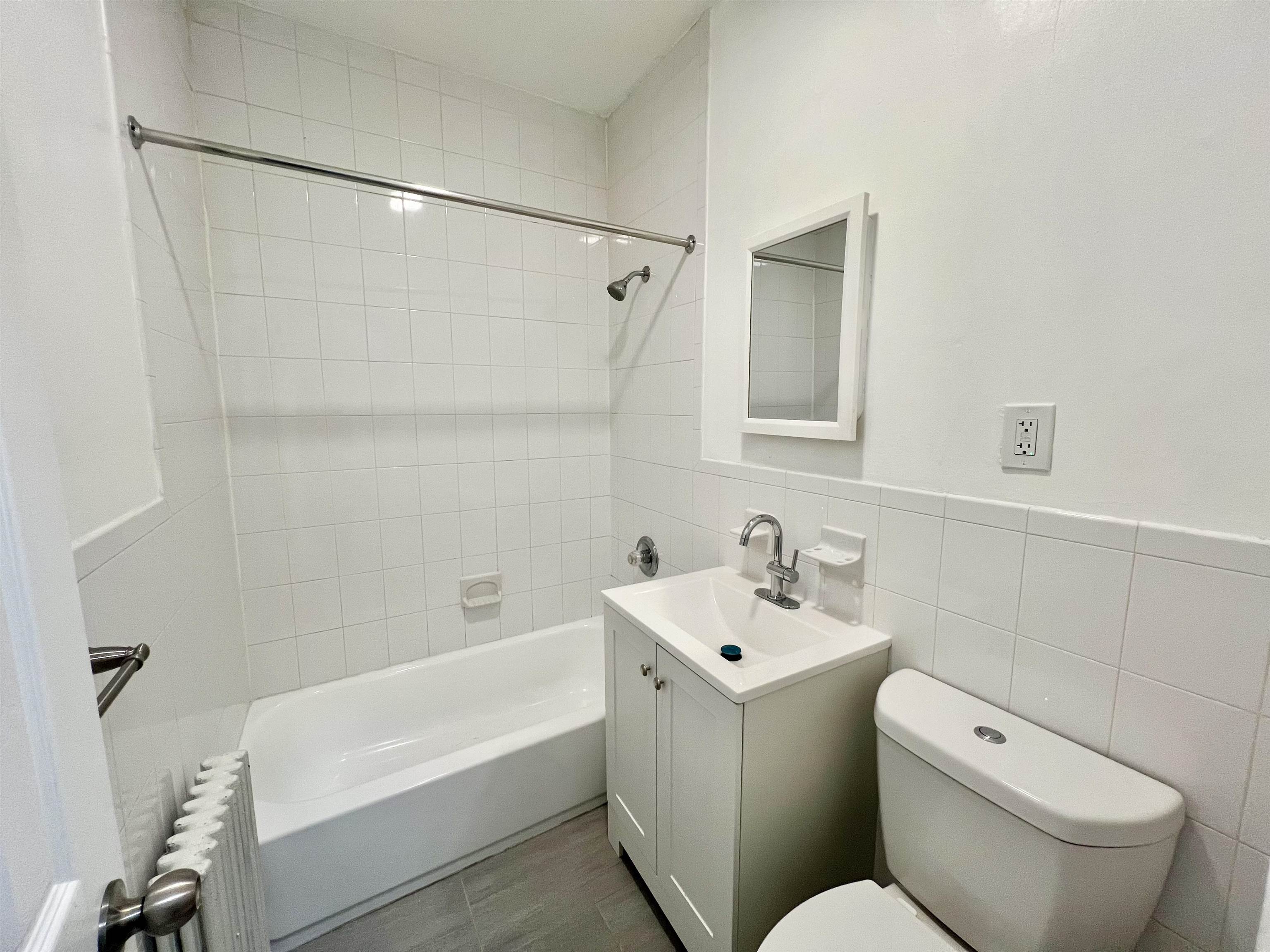 6002 HUDSON AVE Unit: 1A