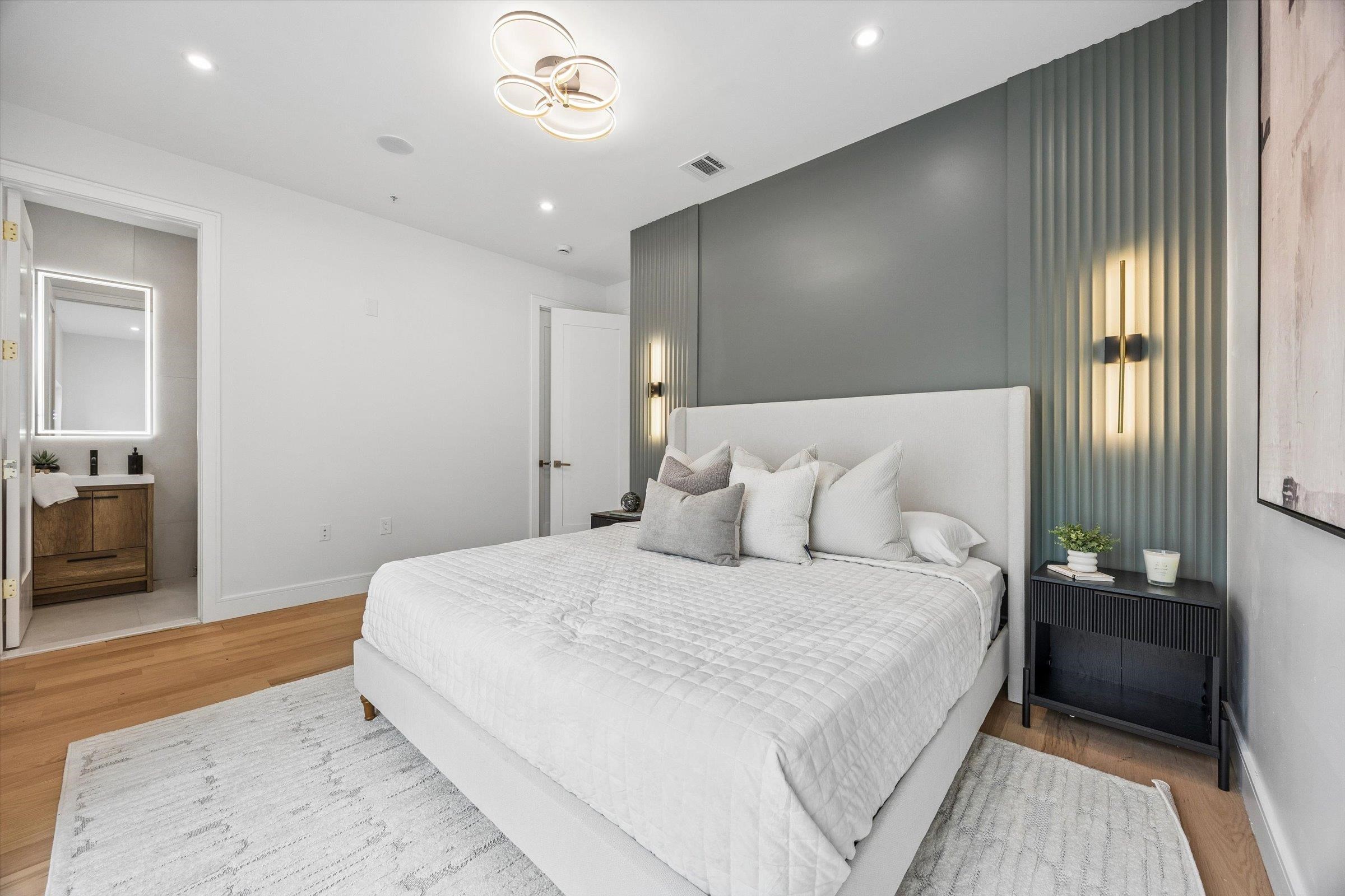 1123 SUMMIT AVE Unit: 1