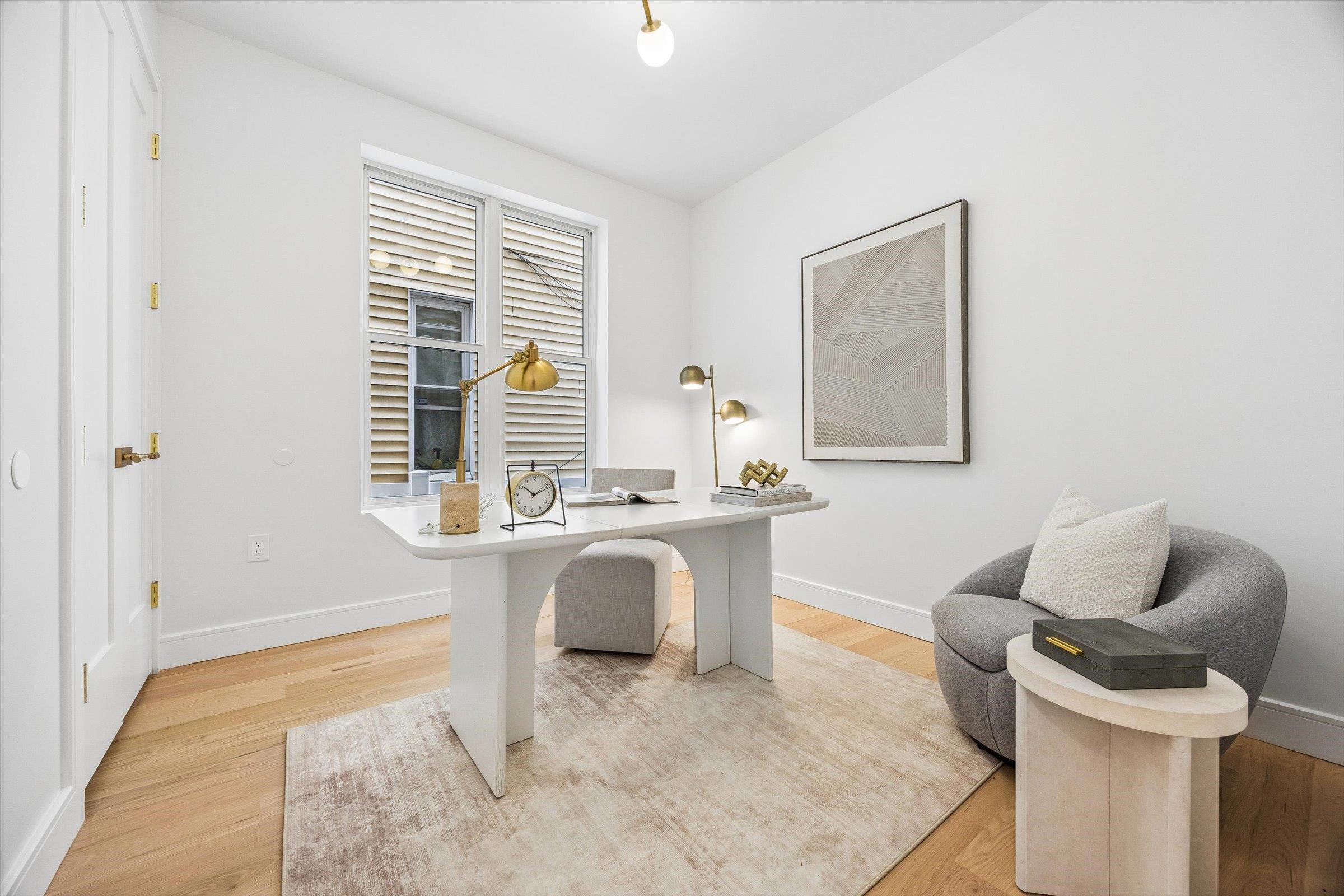 1123 SUMMIT AVE Unit: 1