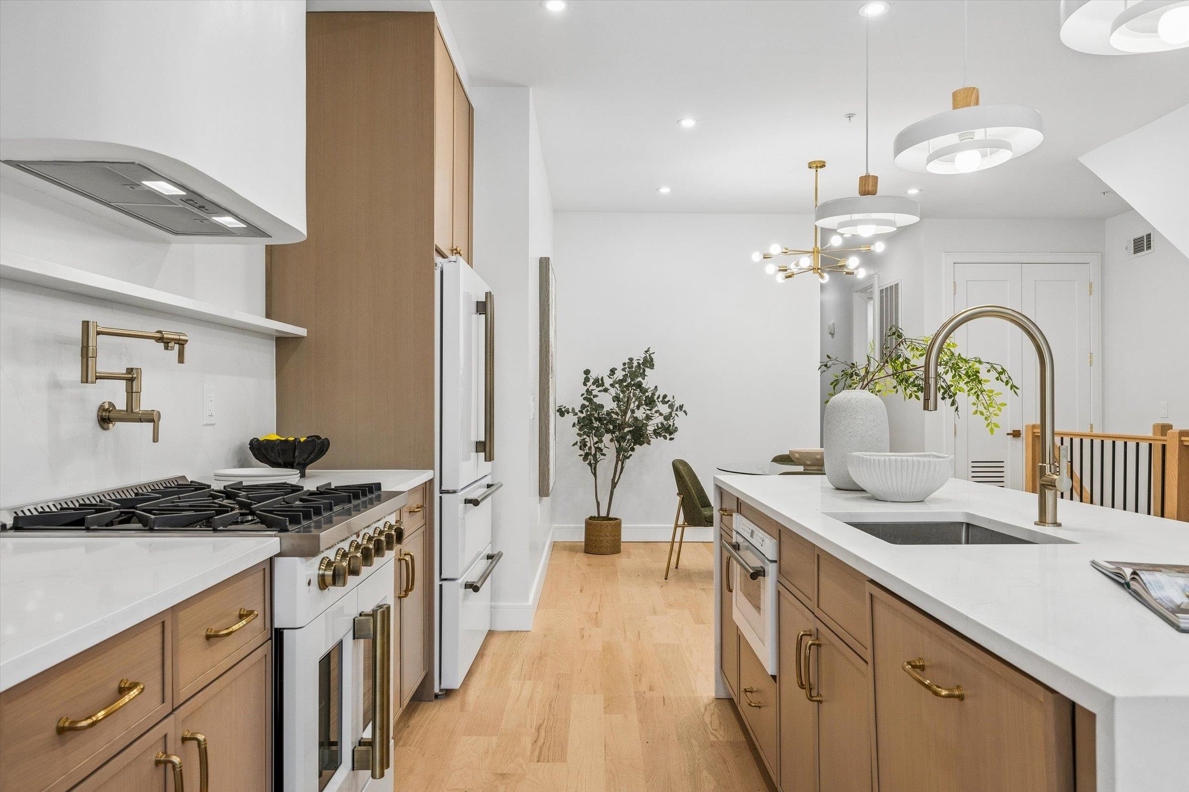 1123 SUMMIT AVE Unit: 1