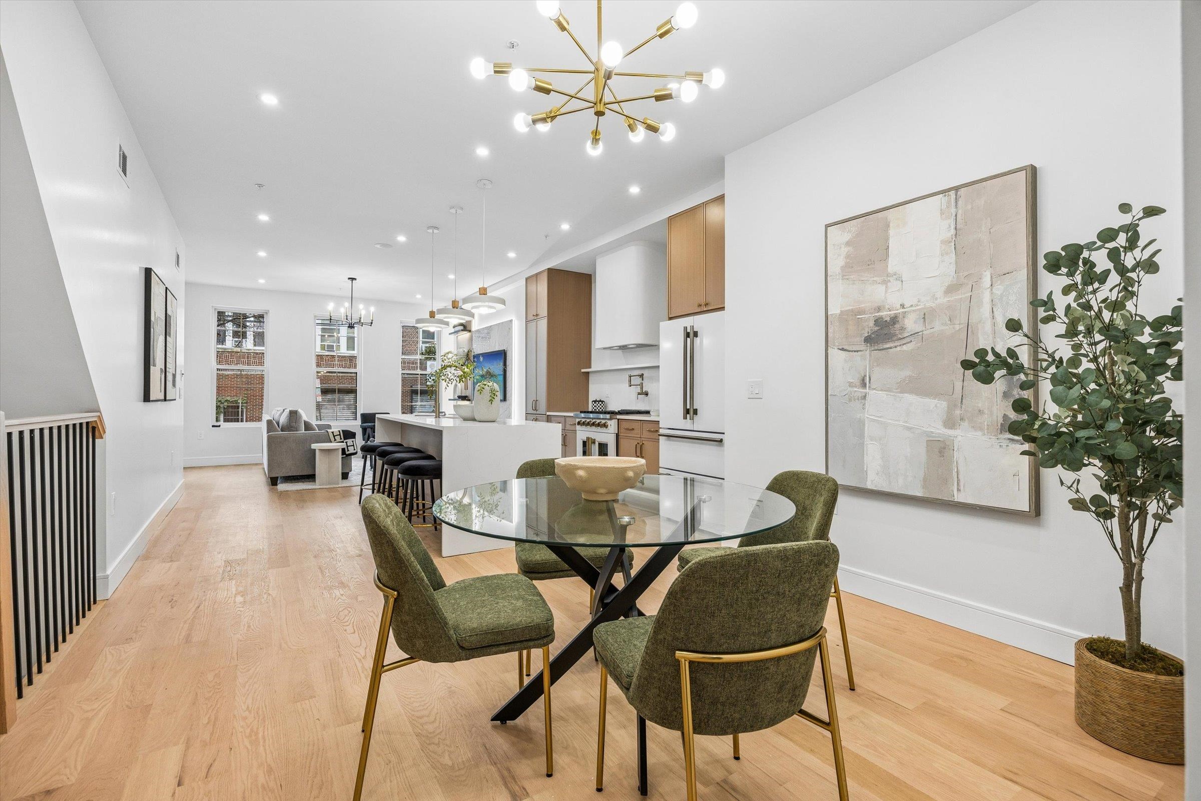 1123 SUMMIT AVE Unit: 1