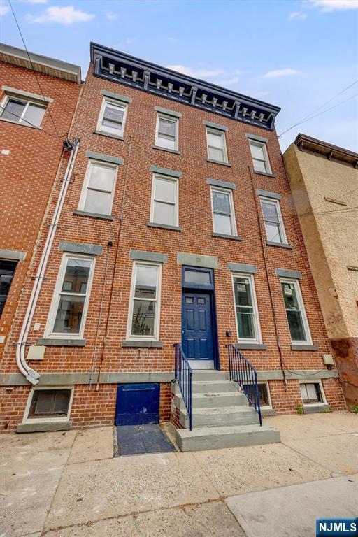 147 New York Avenue 202