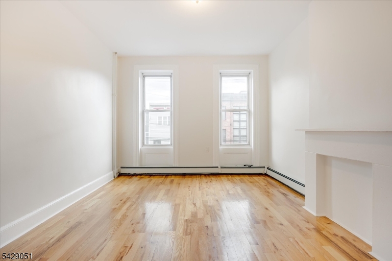 147 New York Ave 2L