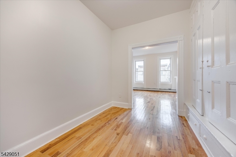 147 New York Ave 2L