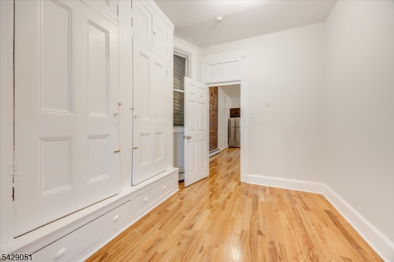 147 New York Ave 2L