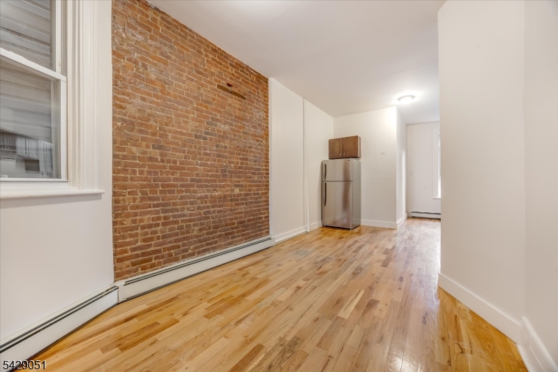 147 New York Ave 2L