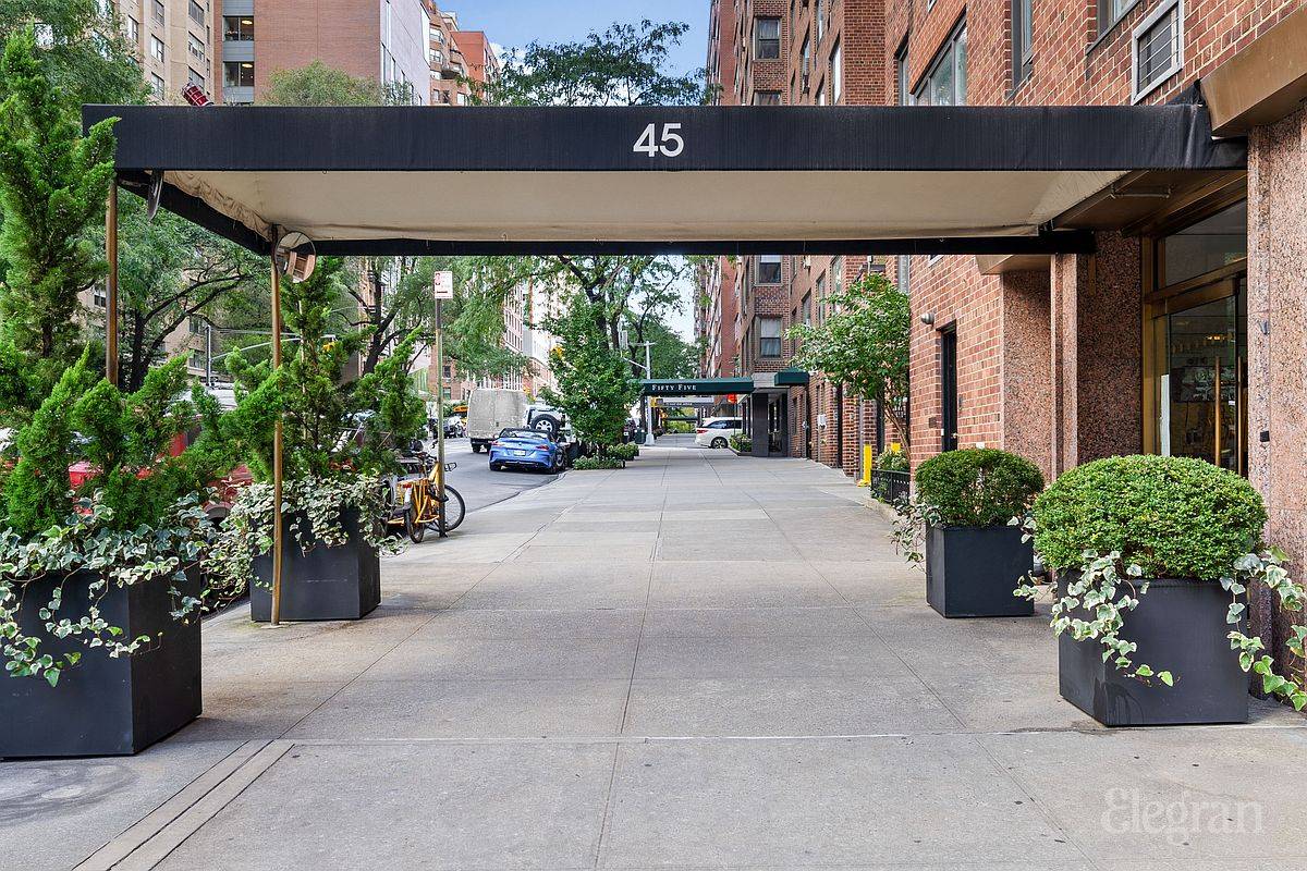 45 E End Avenue 3J