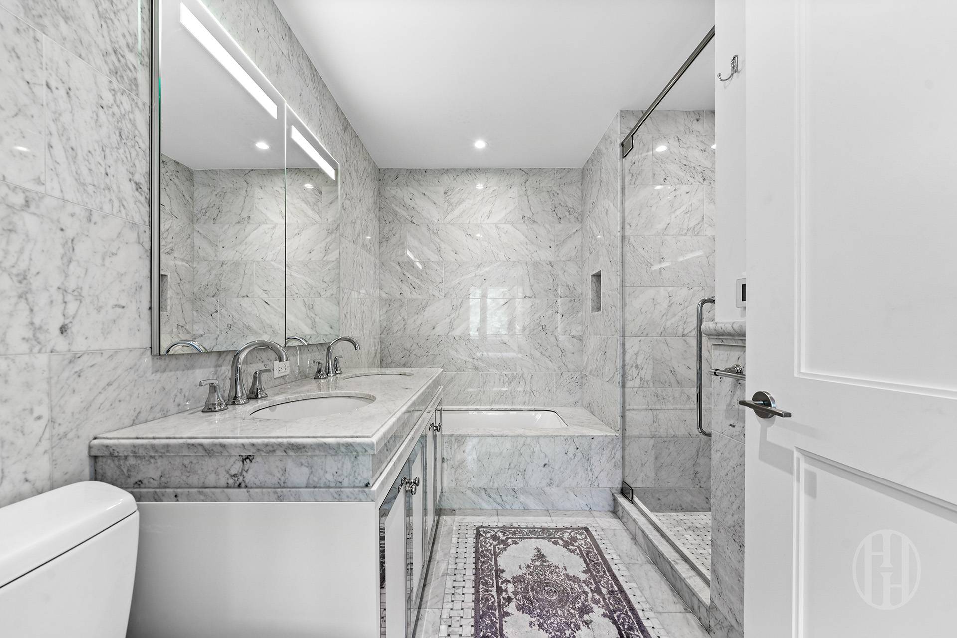 225 E 19th Street 203