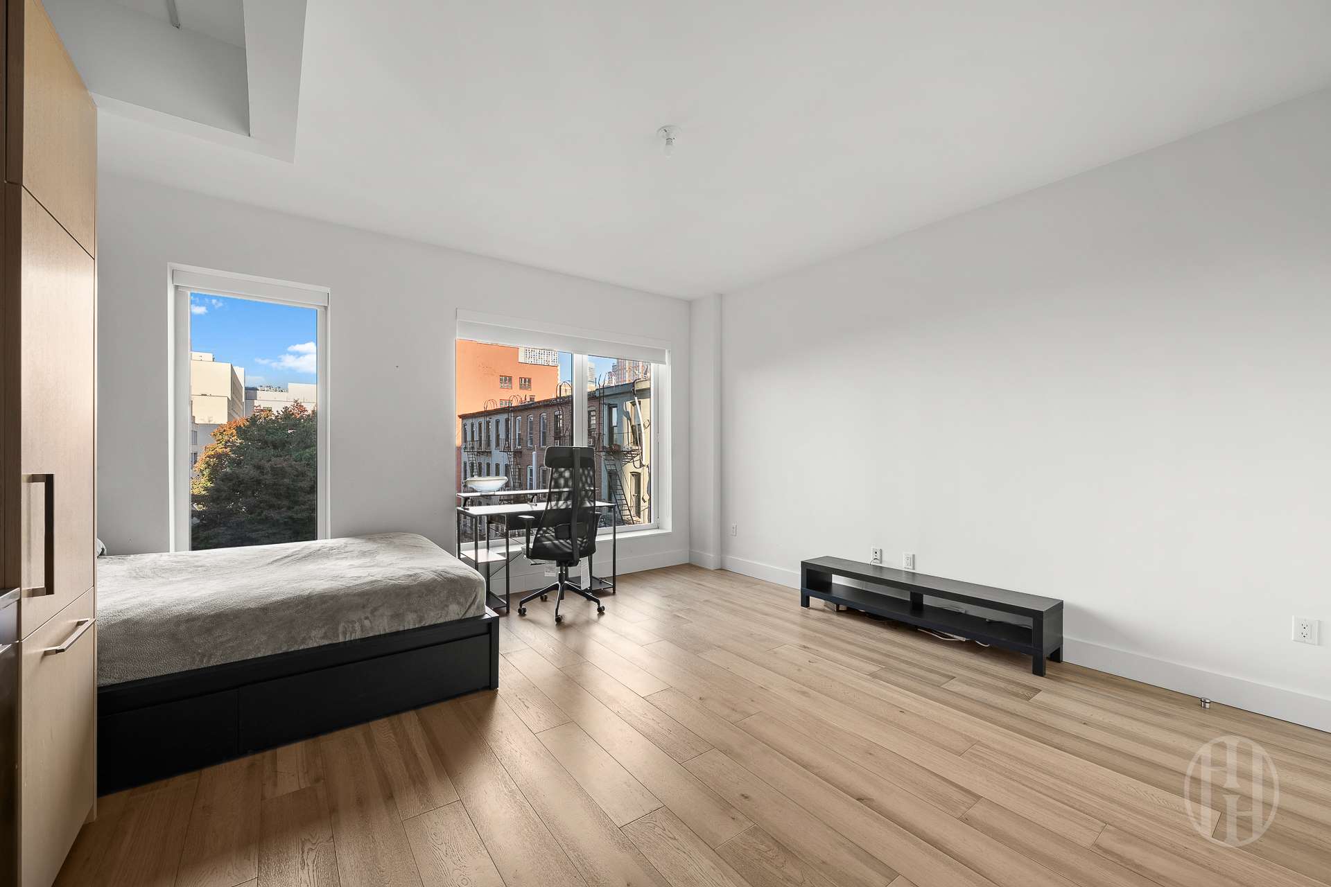 561 Pacific Street 401