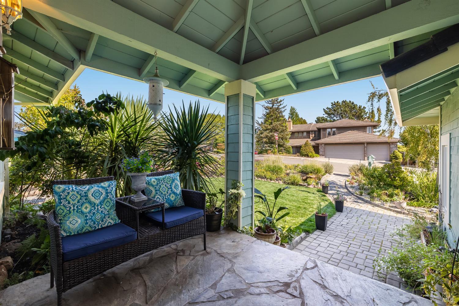 16 Fontana Ct