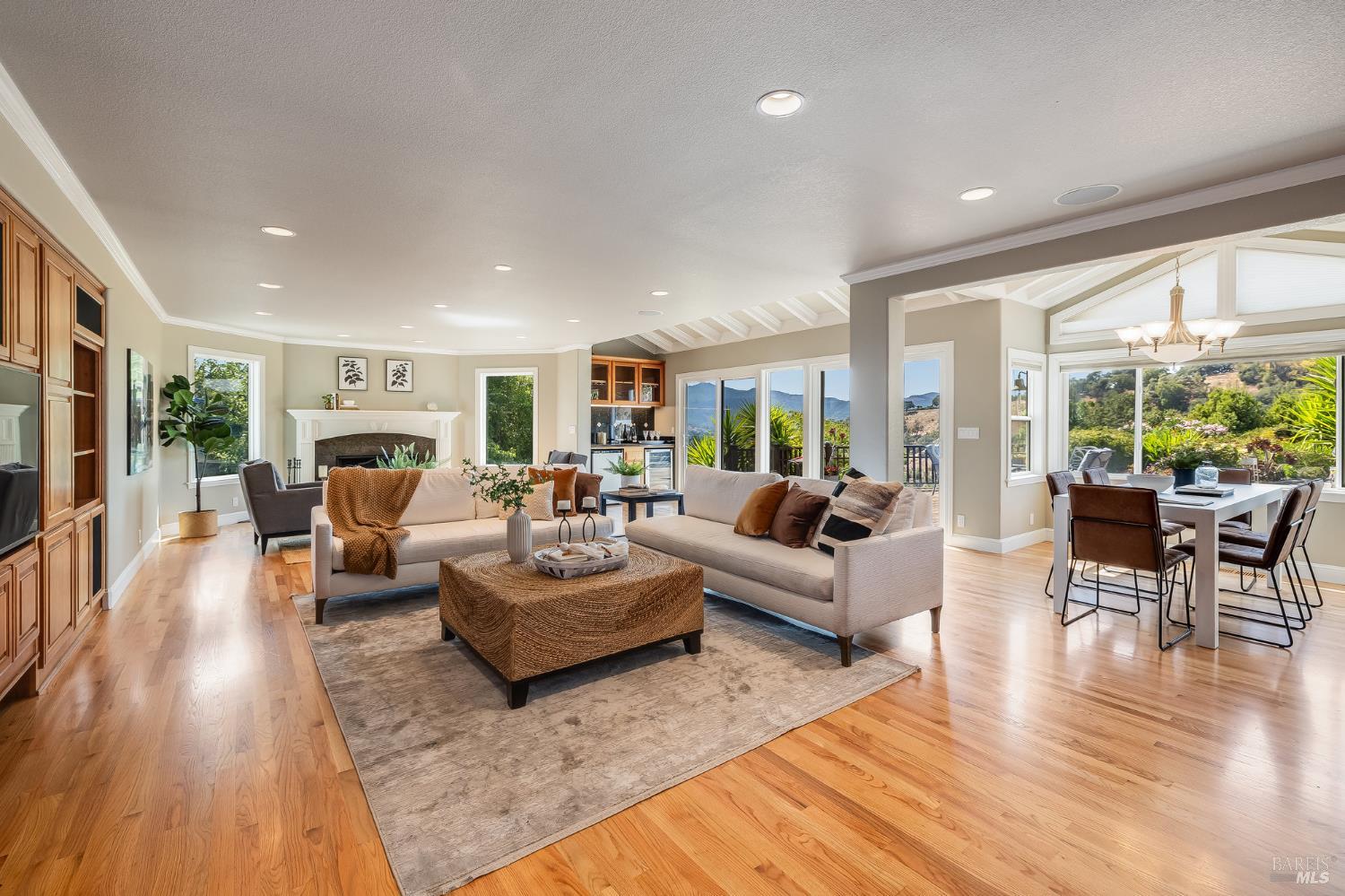 16 Fontana Ct