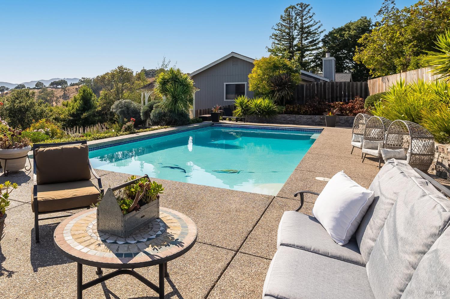 16 Fontana Ct
