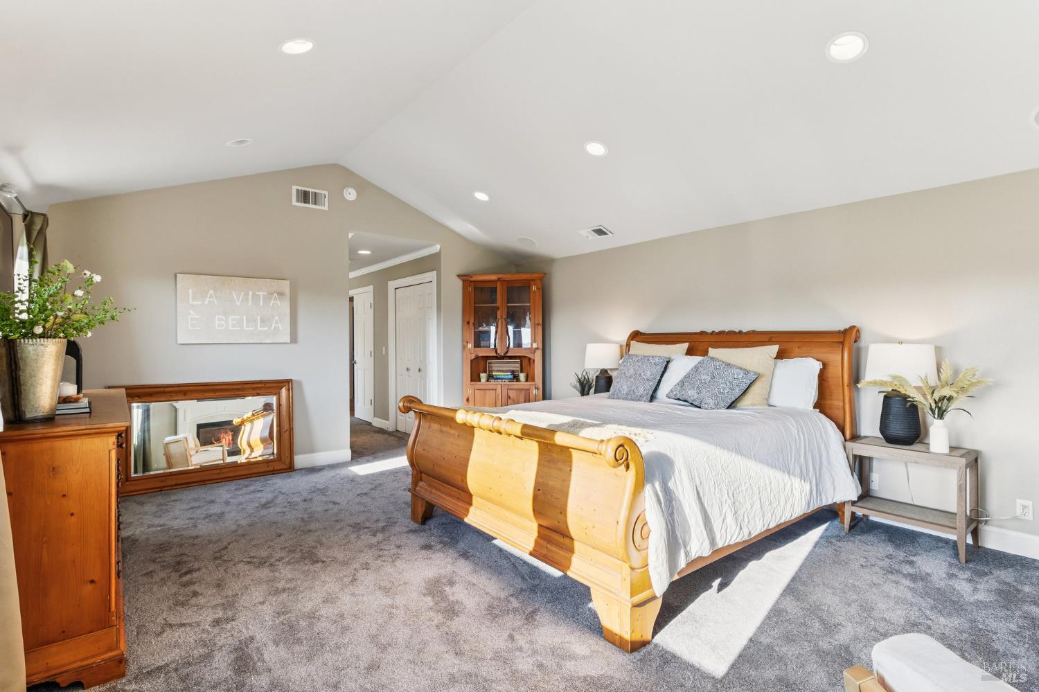 16 Fontana Ct
