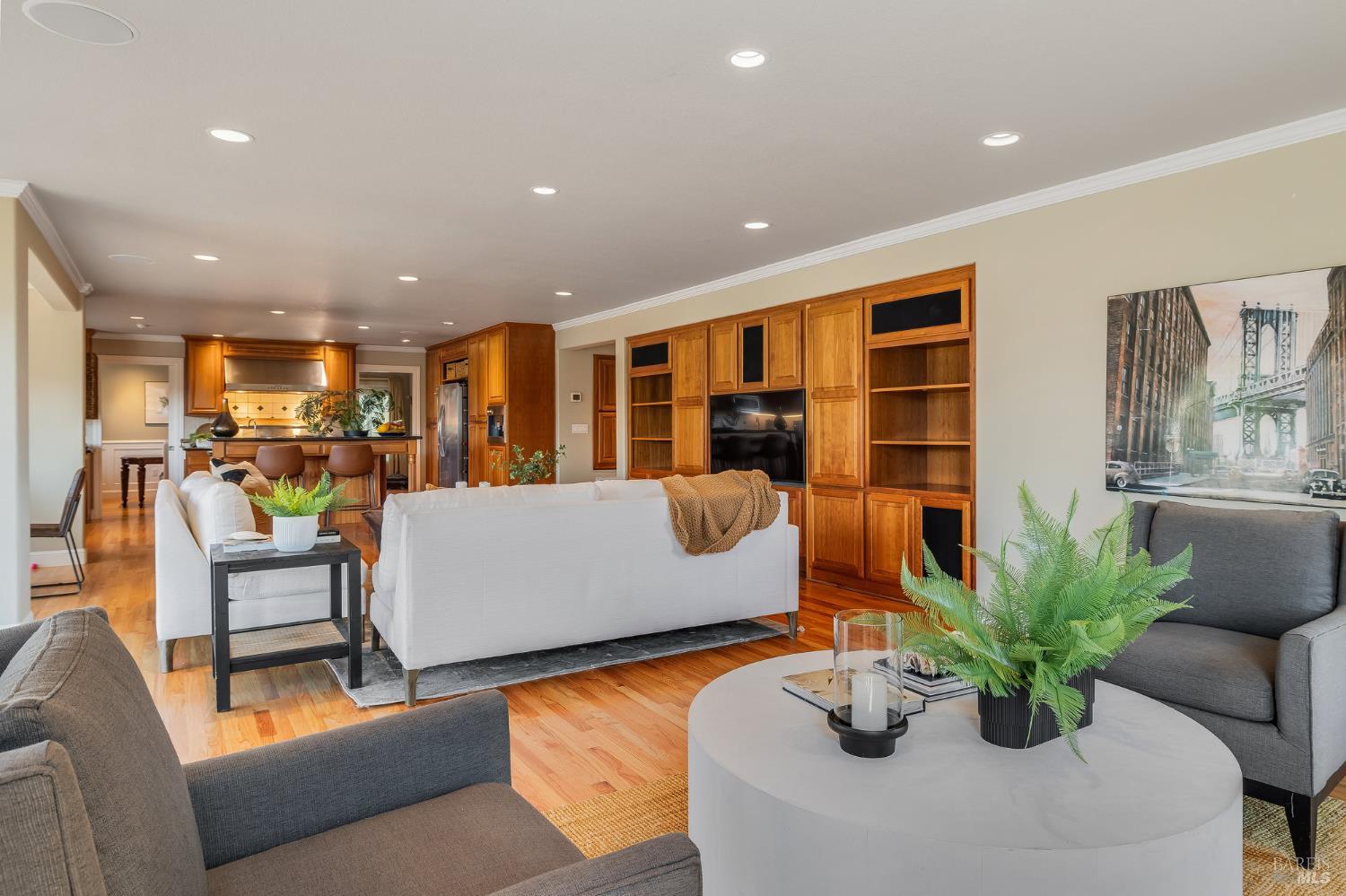 16 Fontana Ct