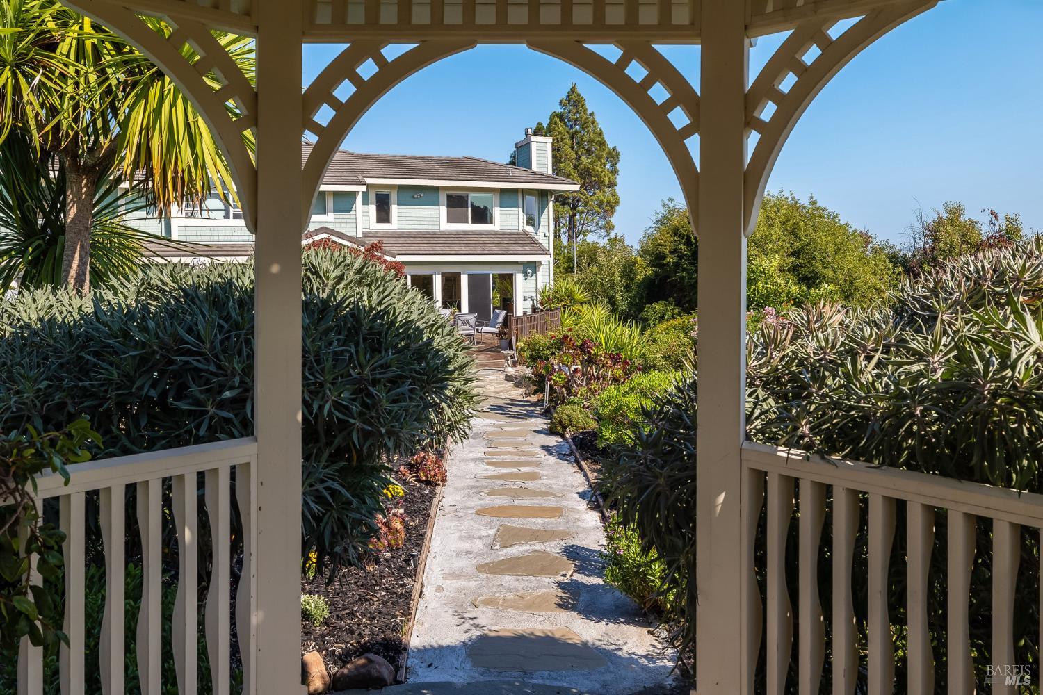 16 Fontana Ct