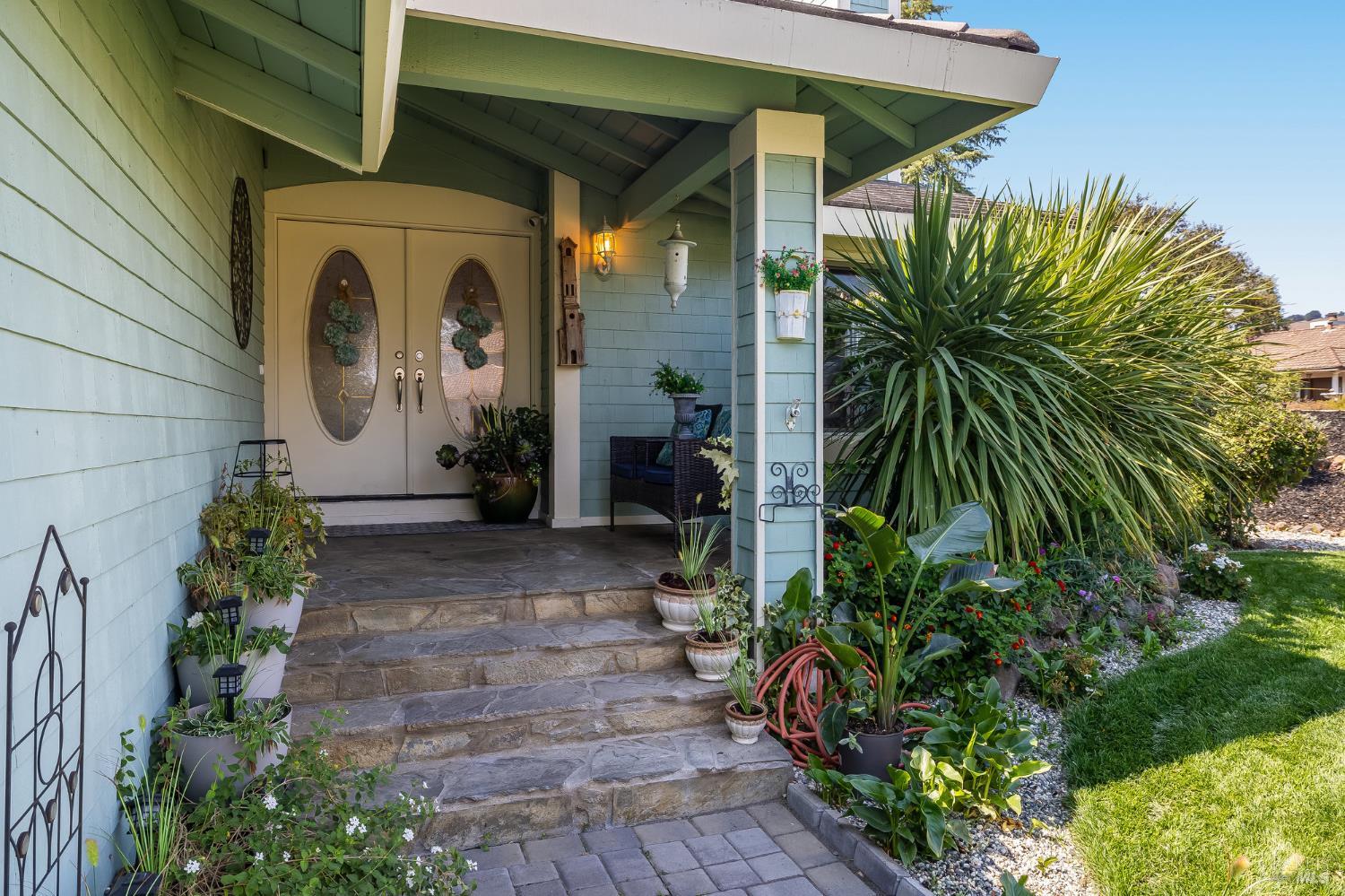16 Fontana Ct