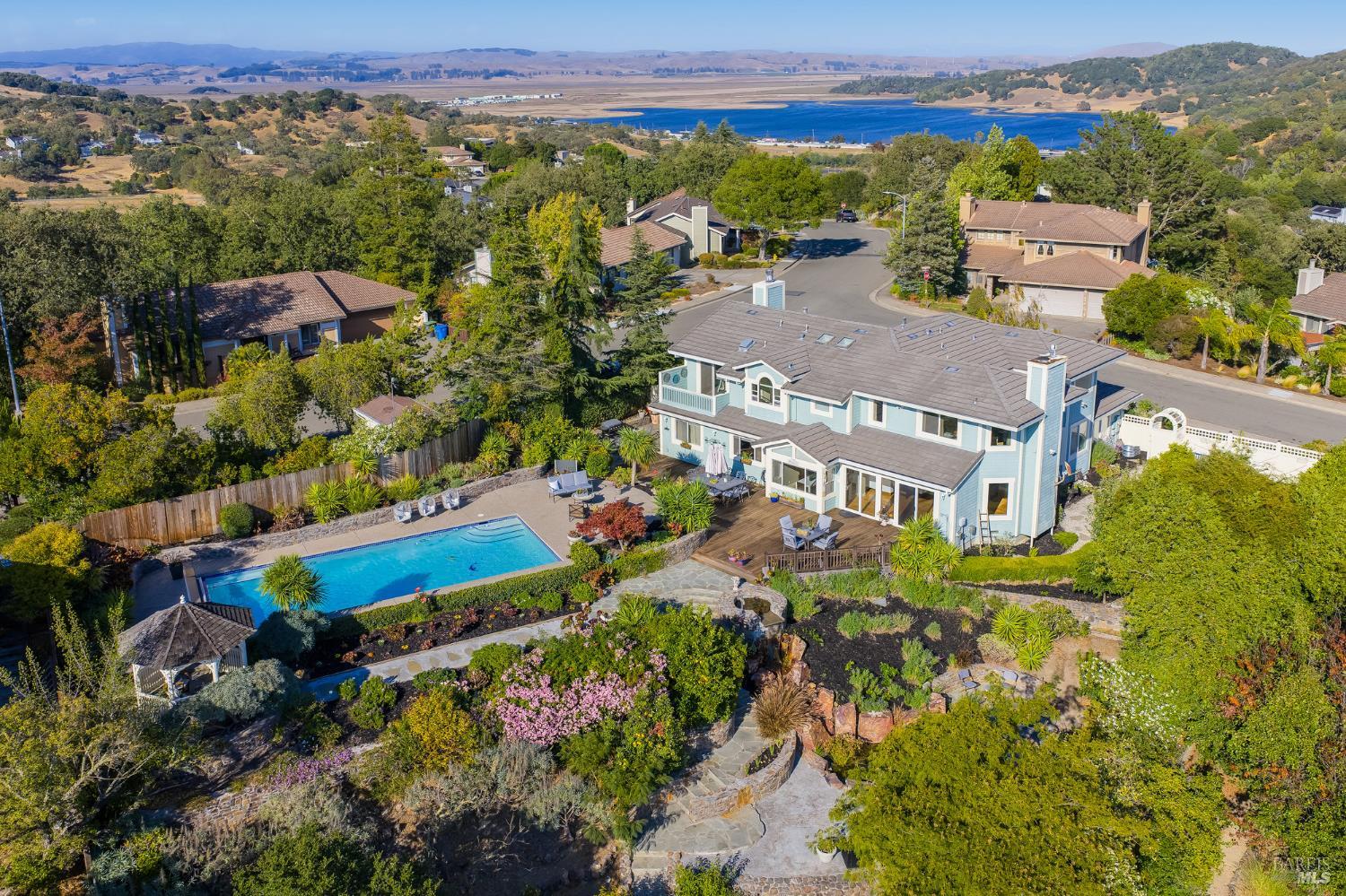 16 Fontana Ct