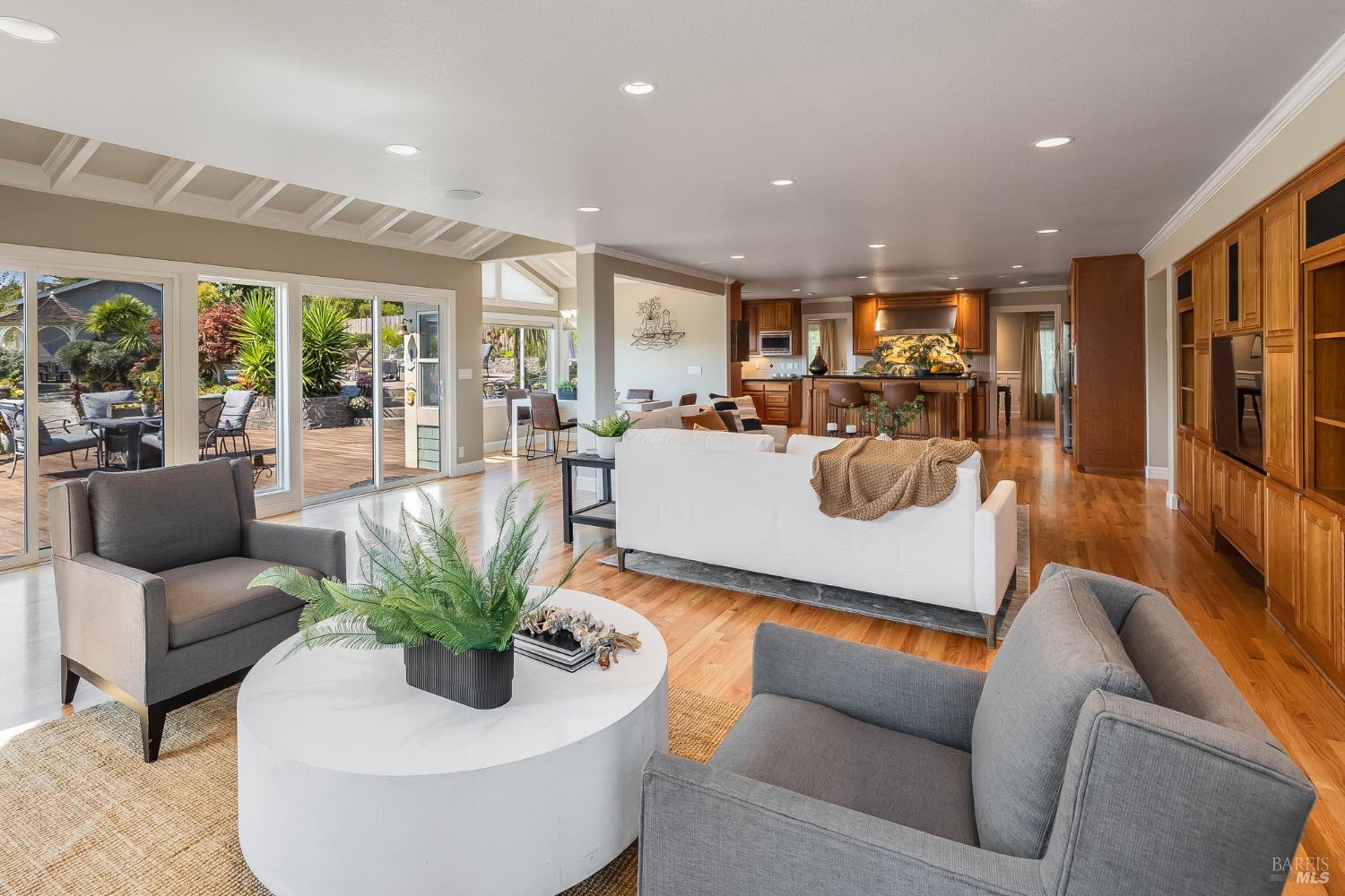 16 Fontana Ct