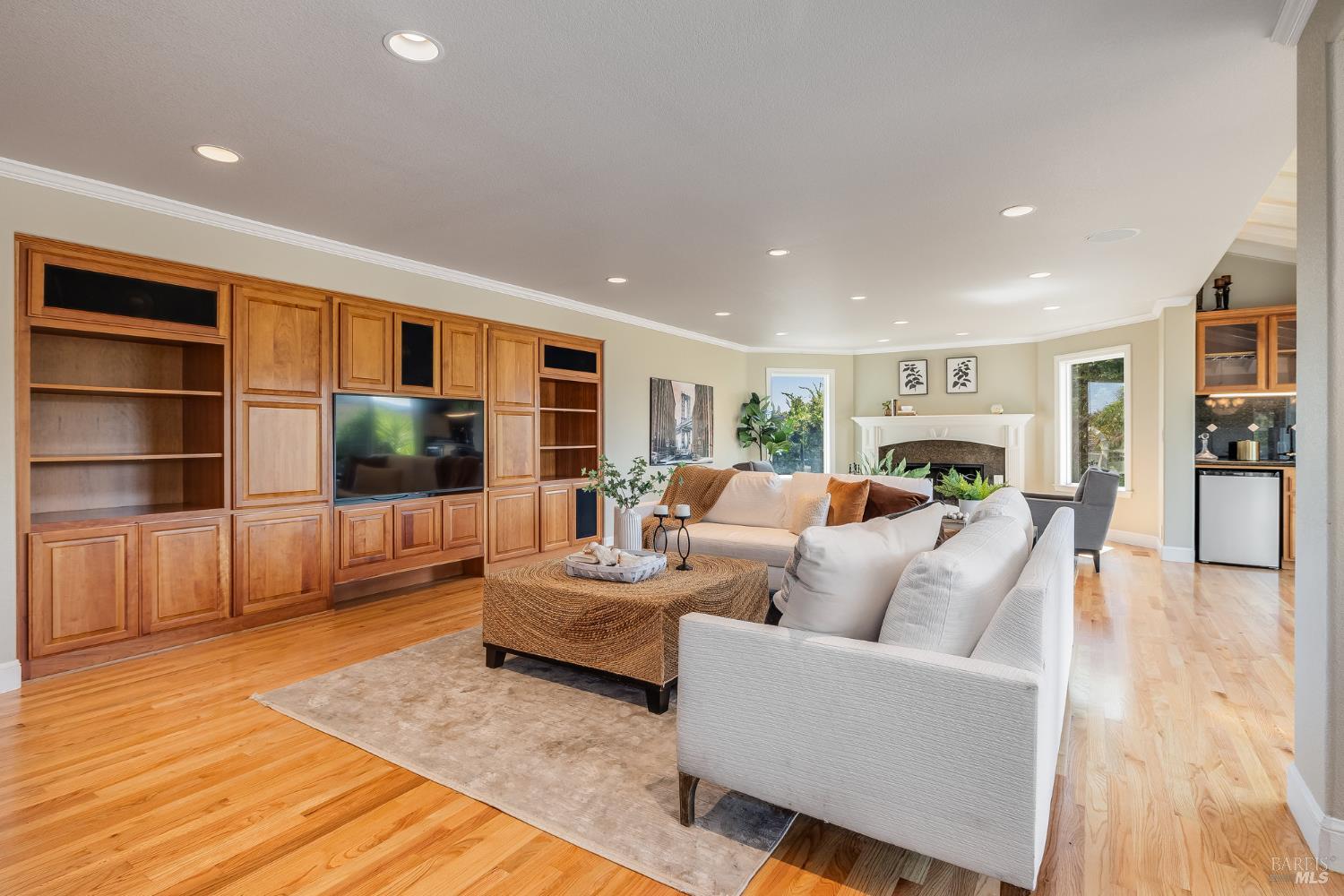 16 Fontana Ct