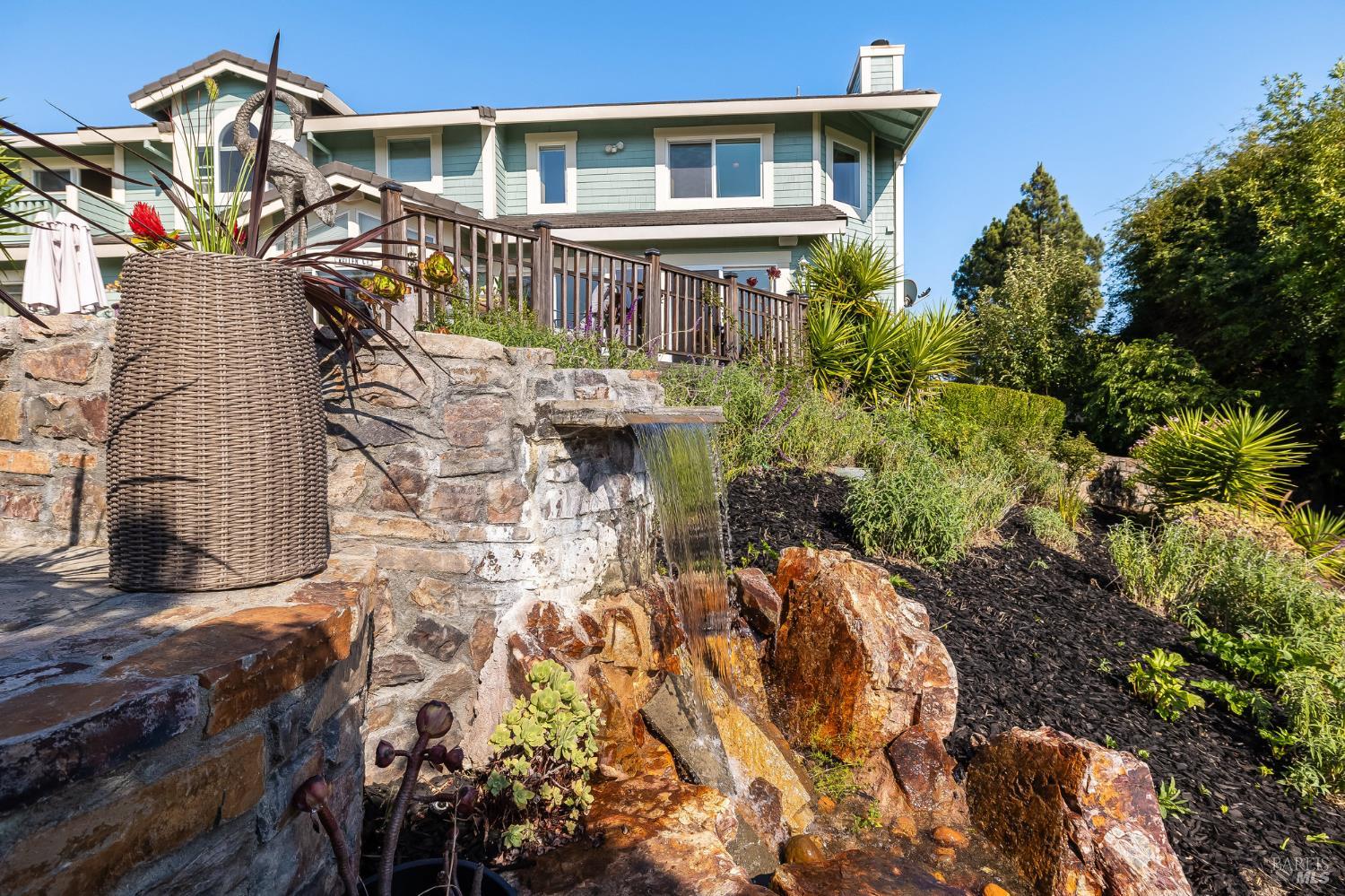 16 Fontana Ct