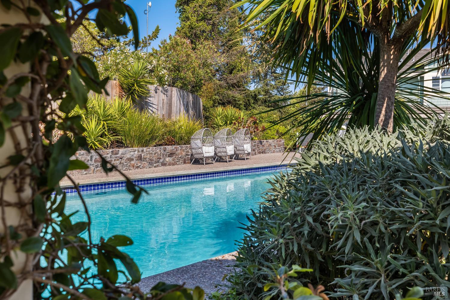 16 Fontana Ct