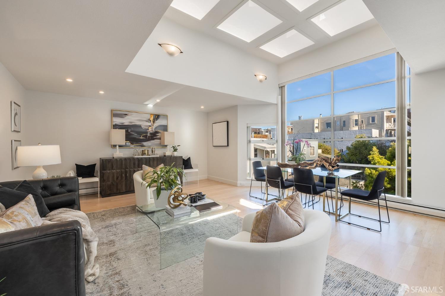 1940 Stockton St #303