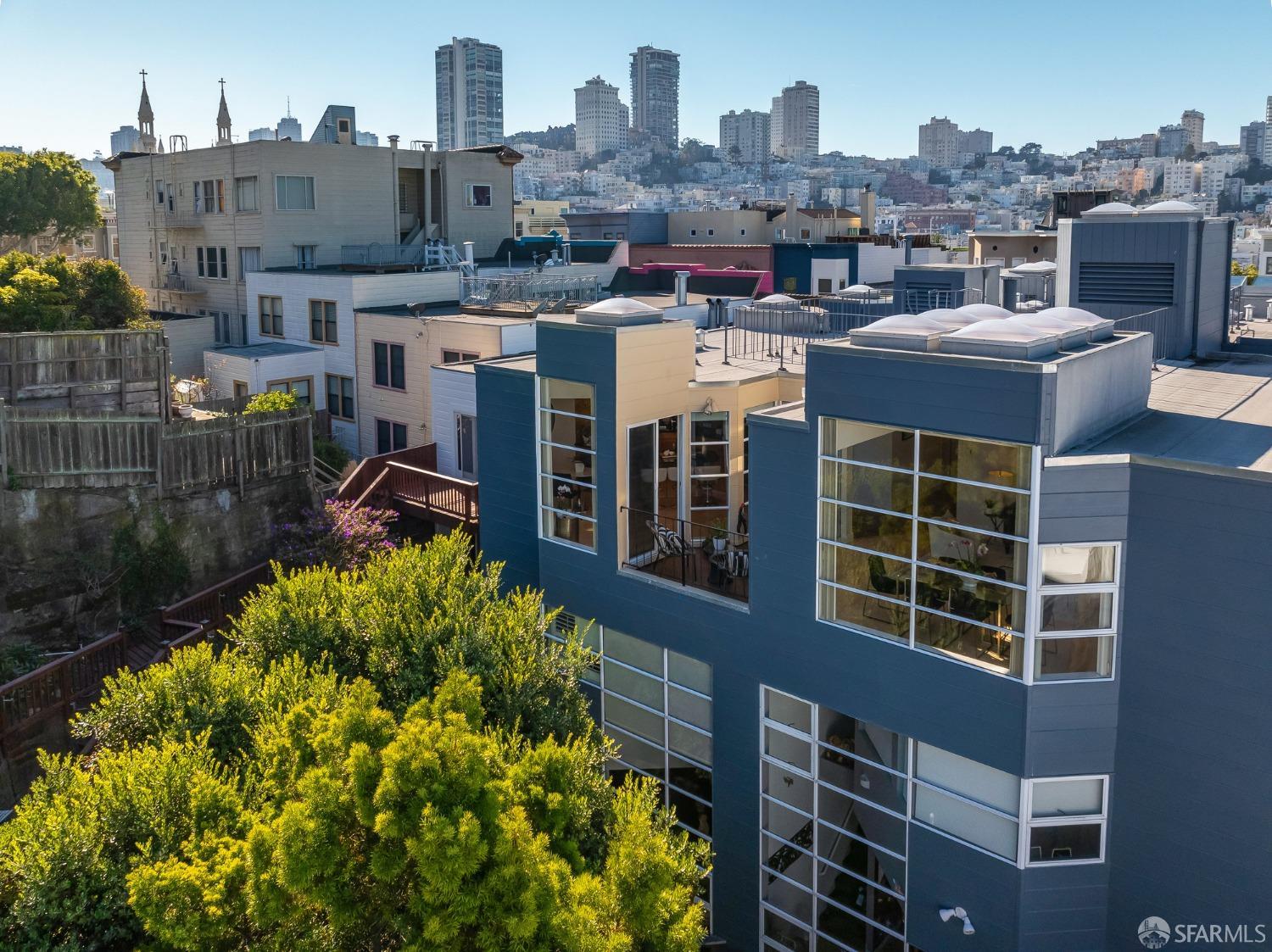 1940 Stockton St #303