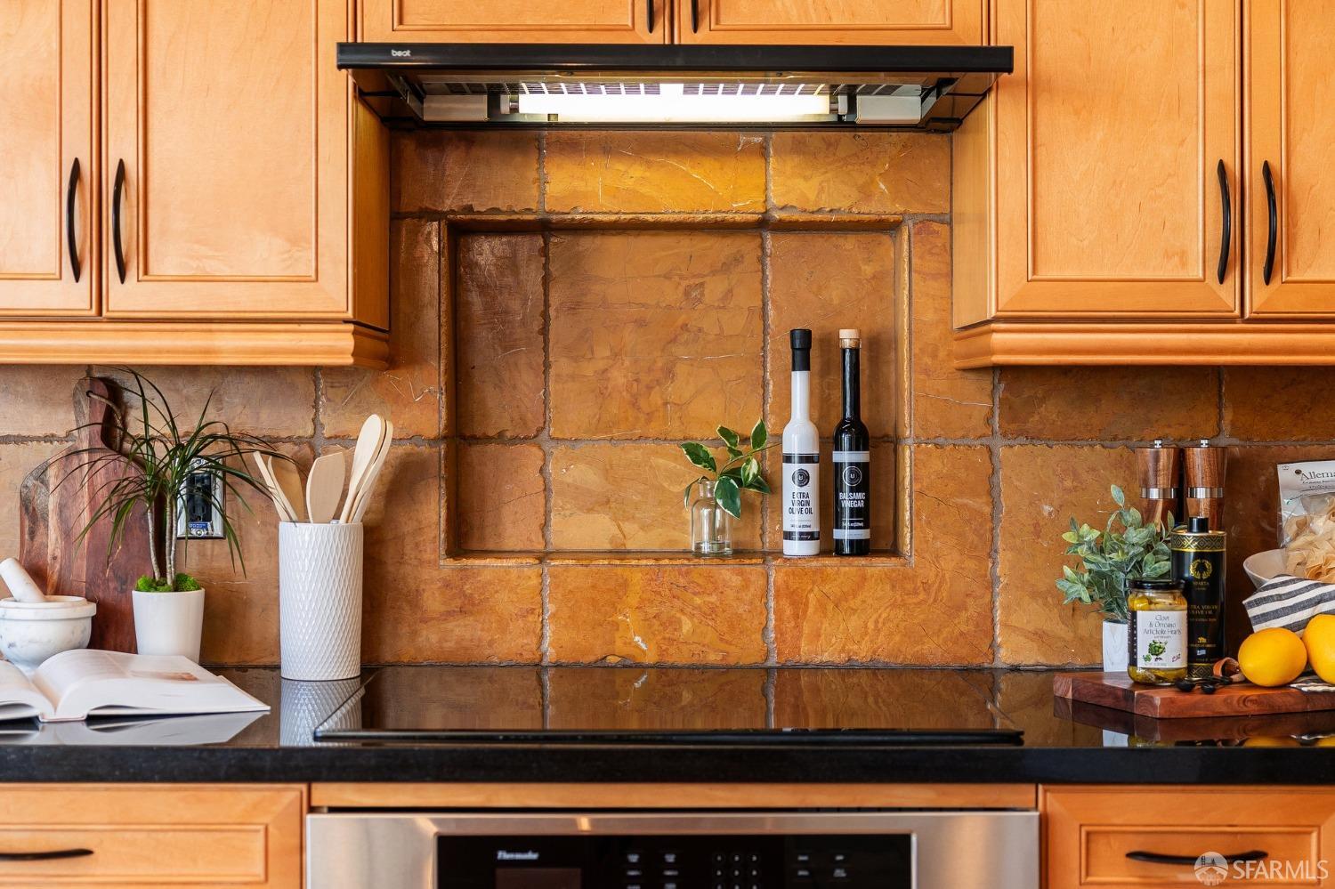 1940 Stockton St #303