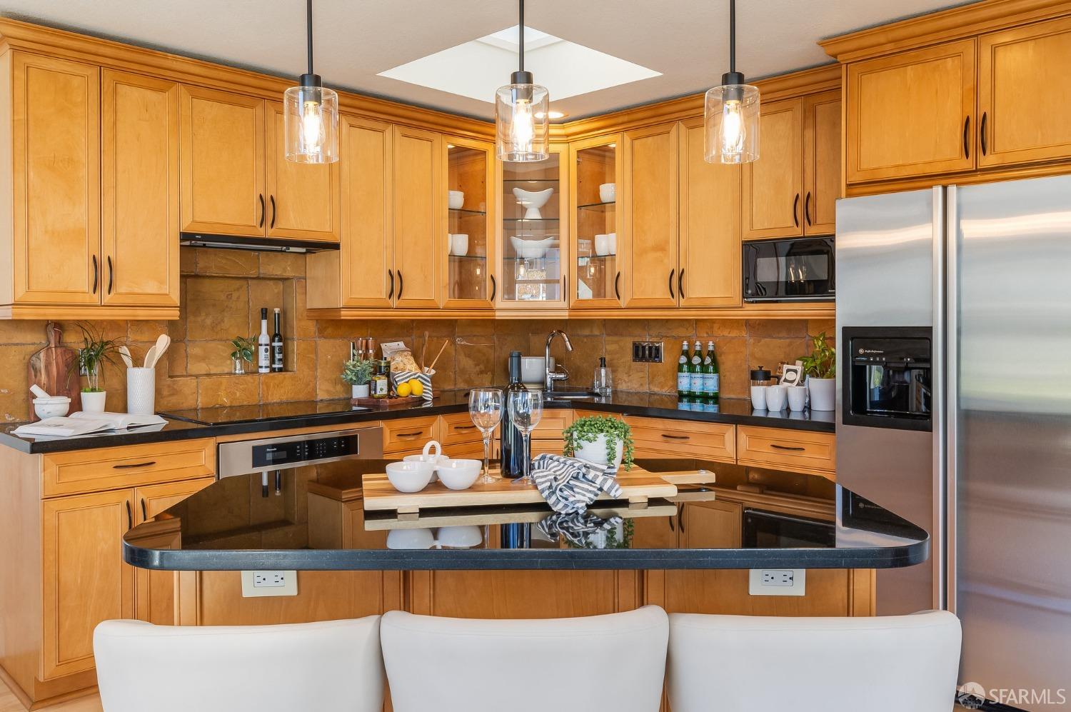 1940 Stockton St #303