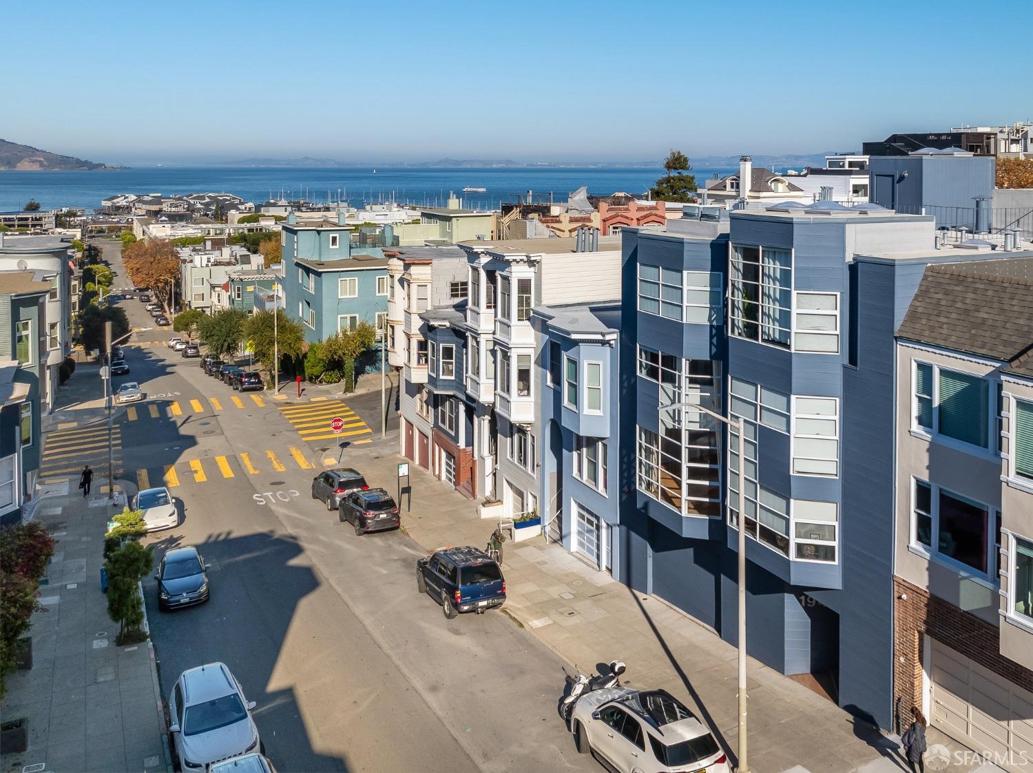 1940 Stockton St #303