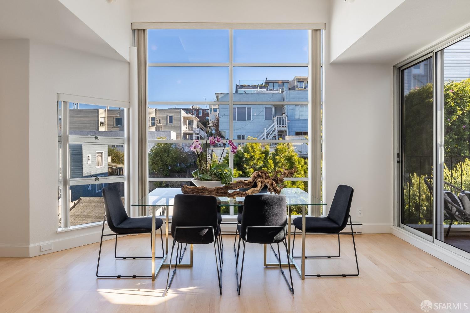 1940 Stockton St #303