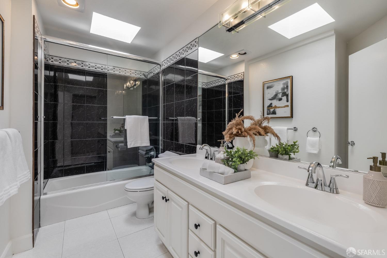 1940 Stockton St #303