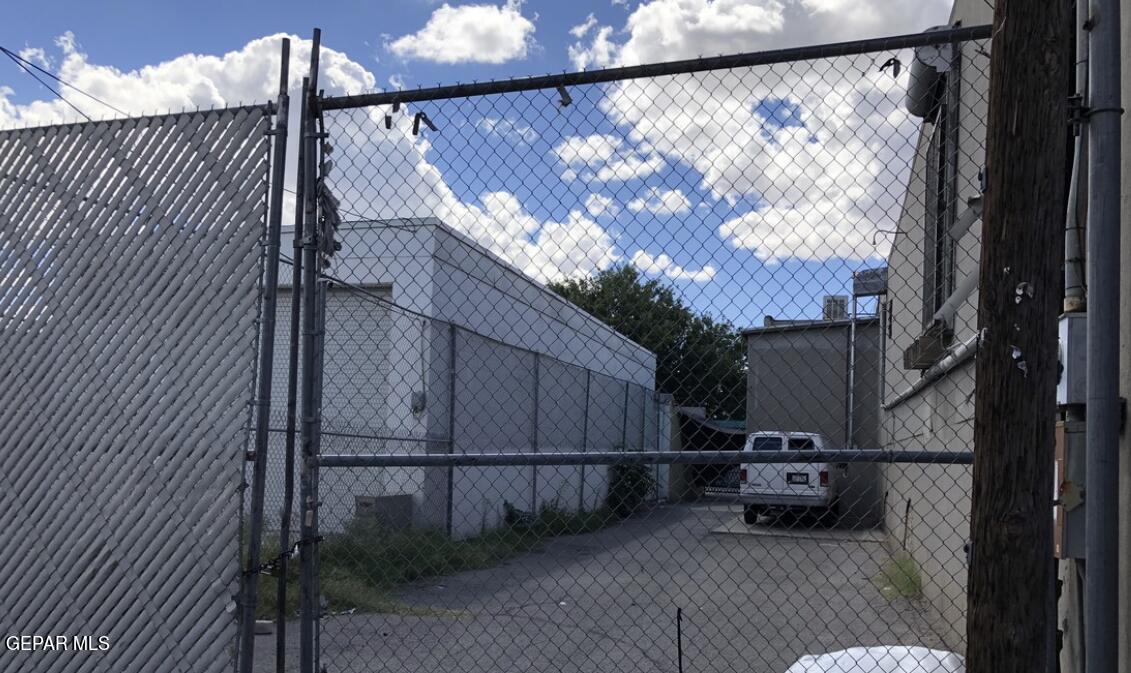 906 S Stanton Street