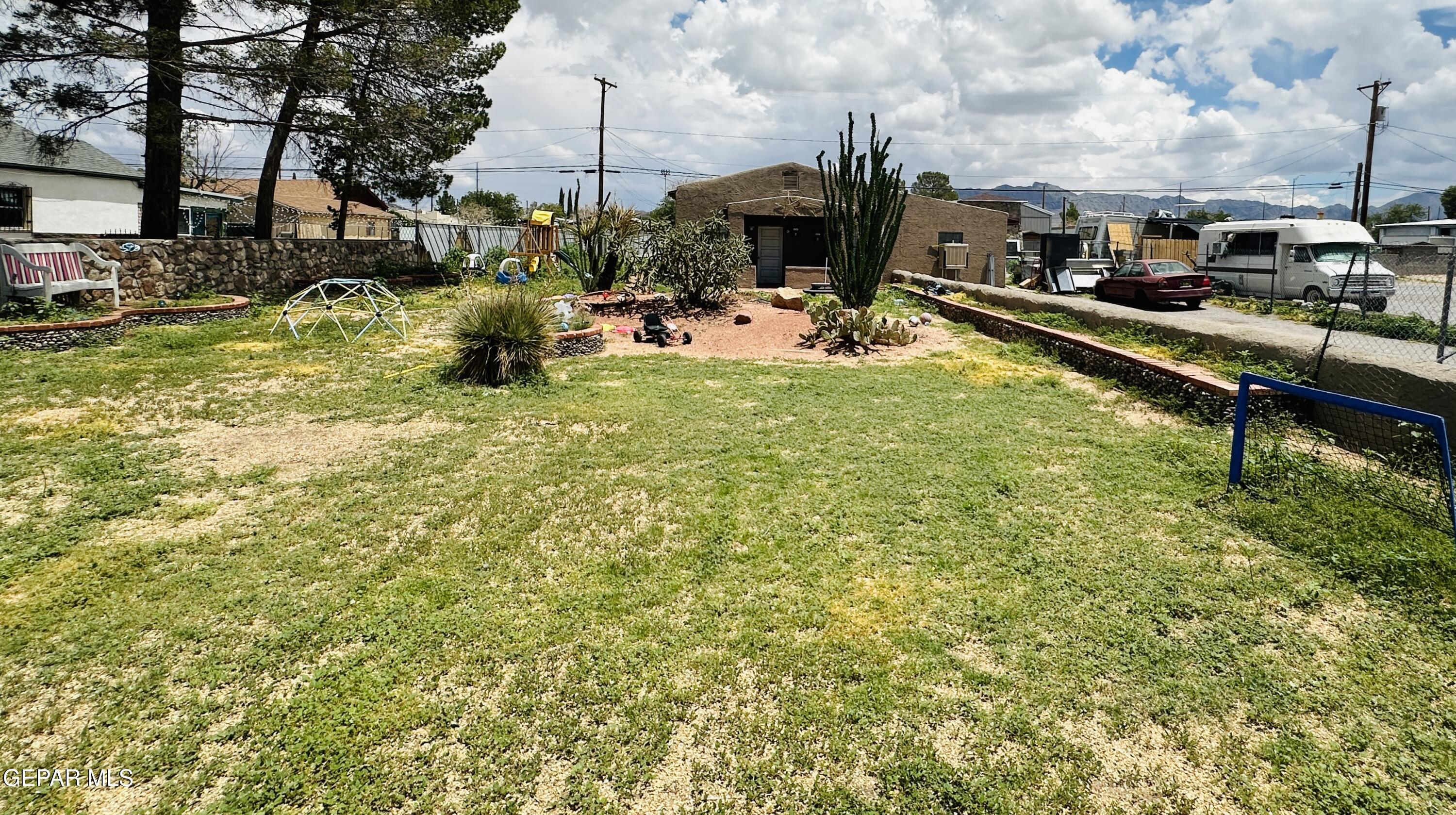 825 S South Main St. Street