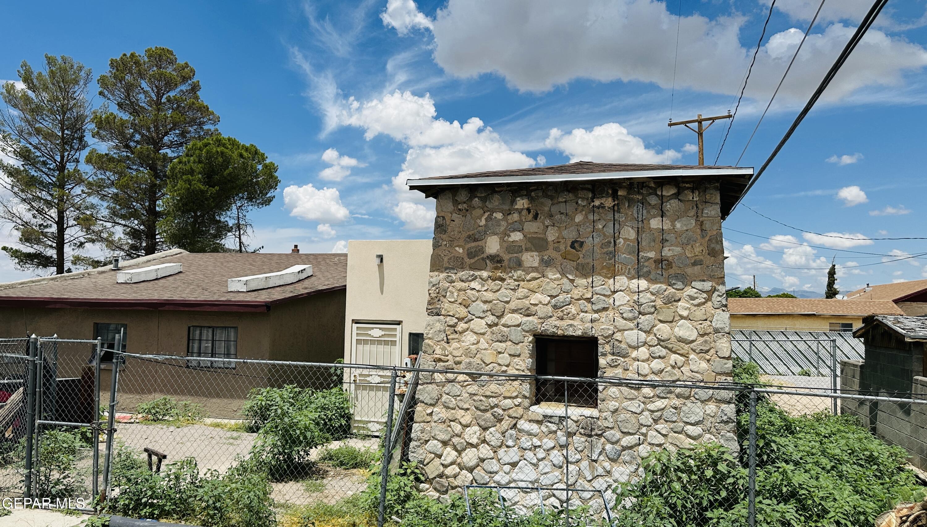 825 S South Main St. Street