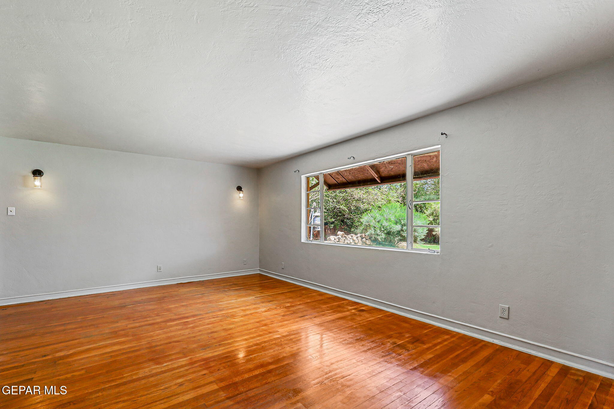 5128 CAMINO DE LA VISTA Drive