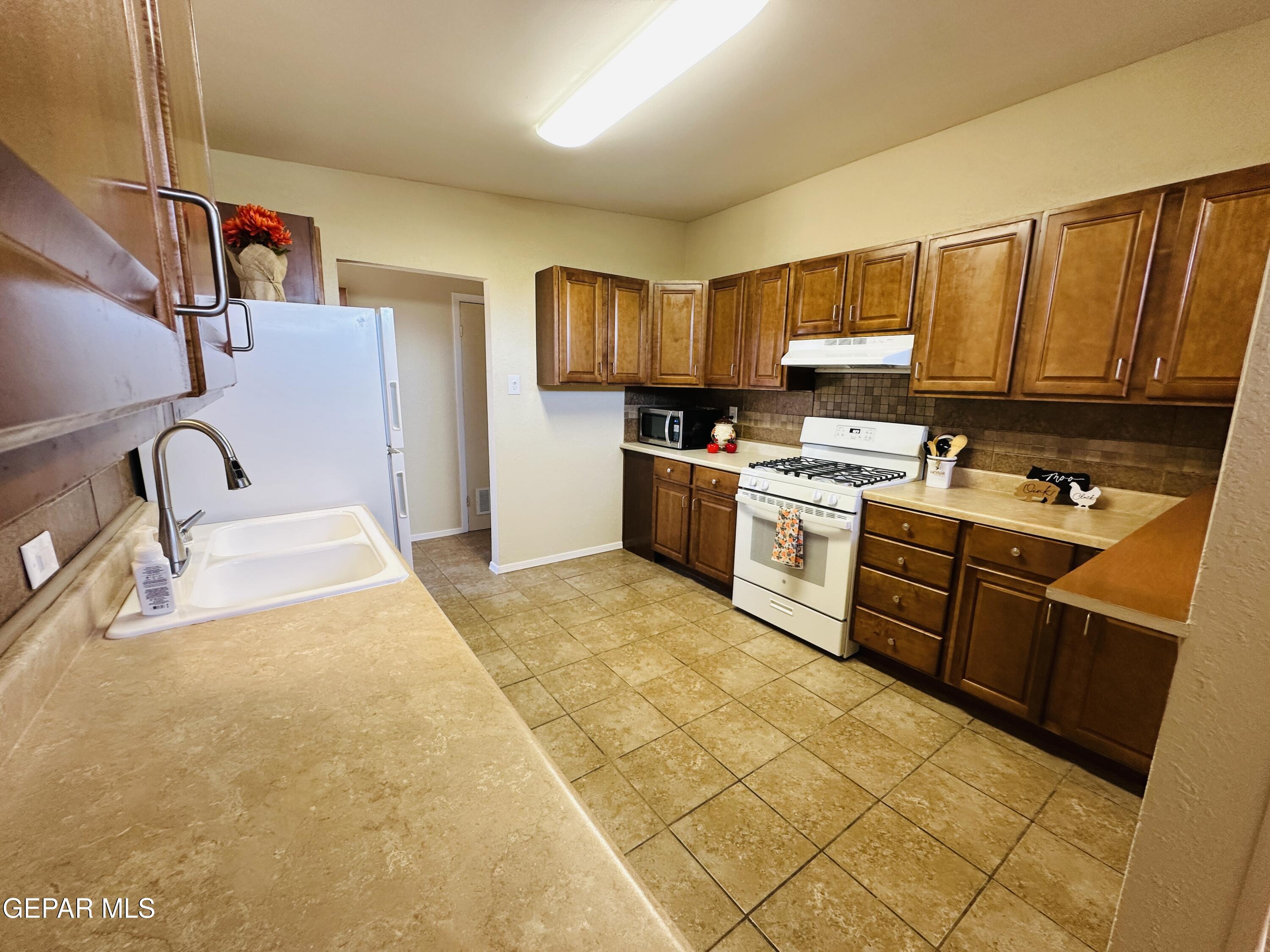 8827 Mount Delano Drive