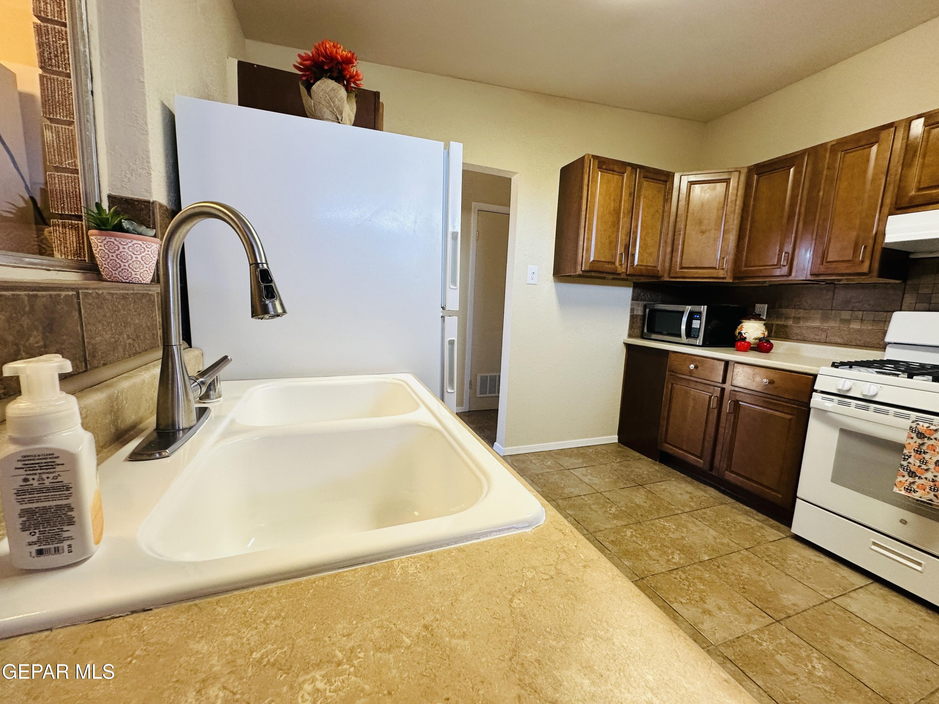 8827 Mount Delano Drive