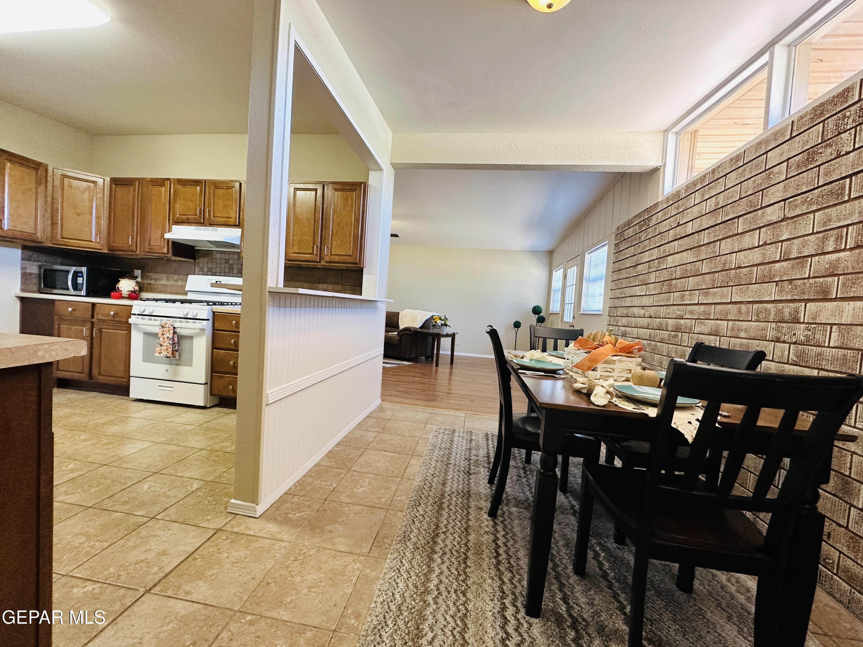 8827 Mount Delano Drive