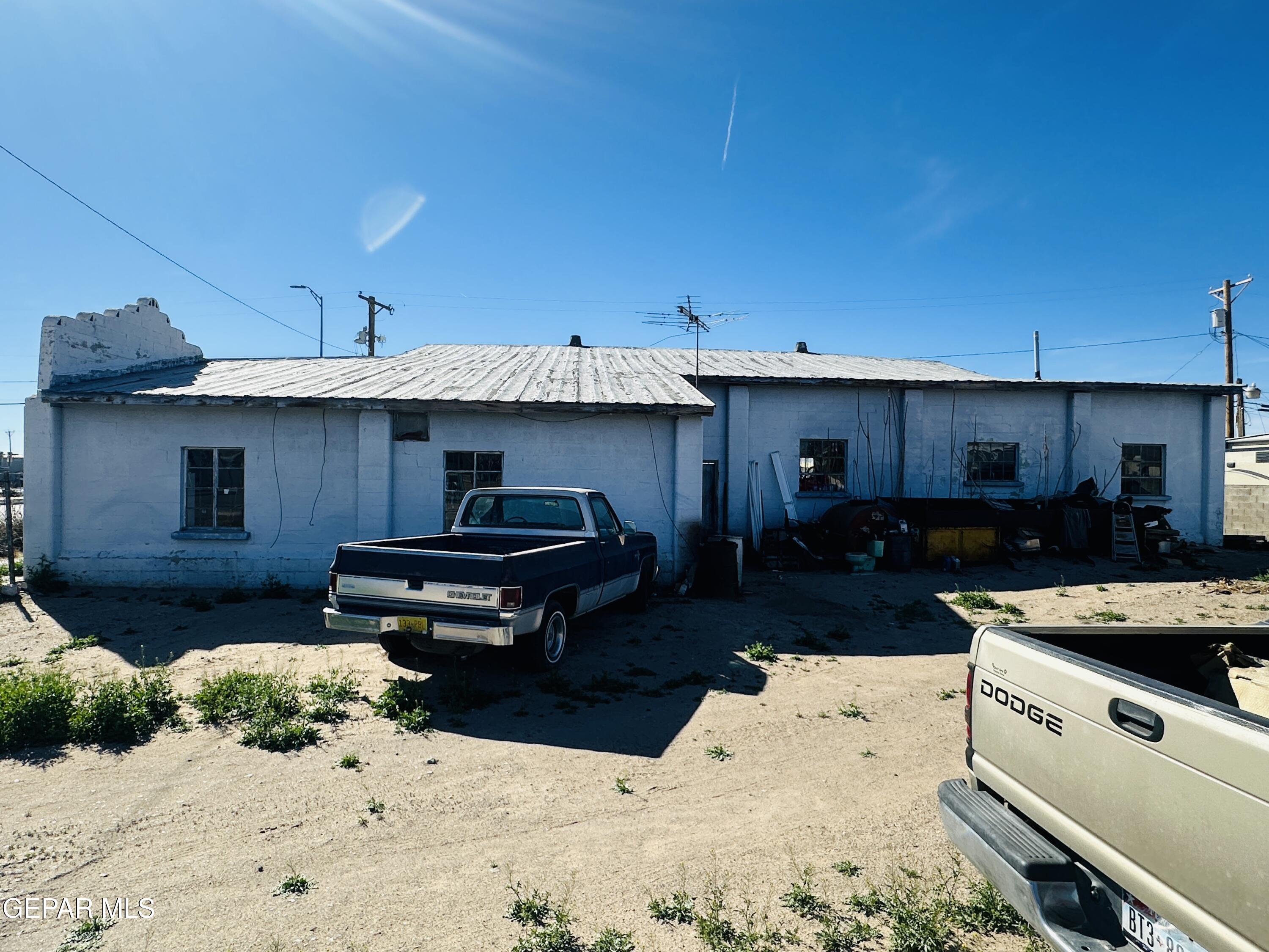 841 S Main & 124 Wildcat Dr. Street