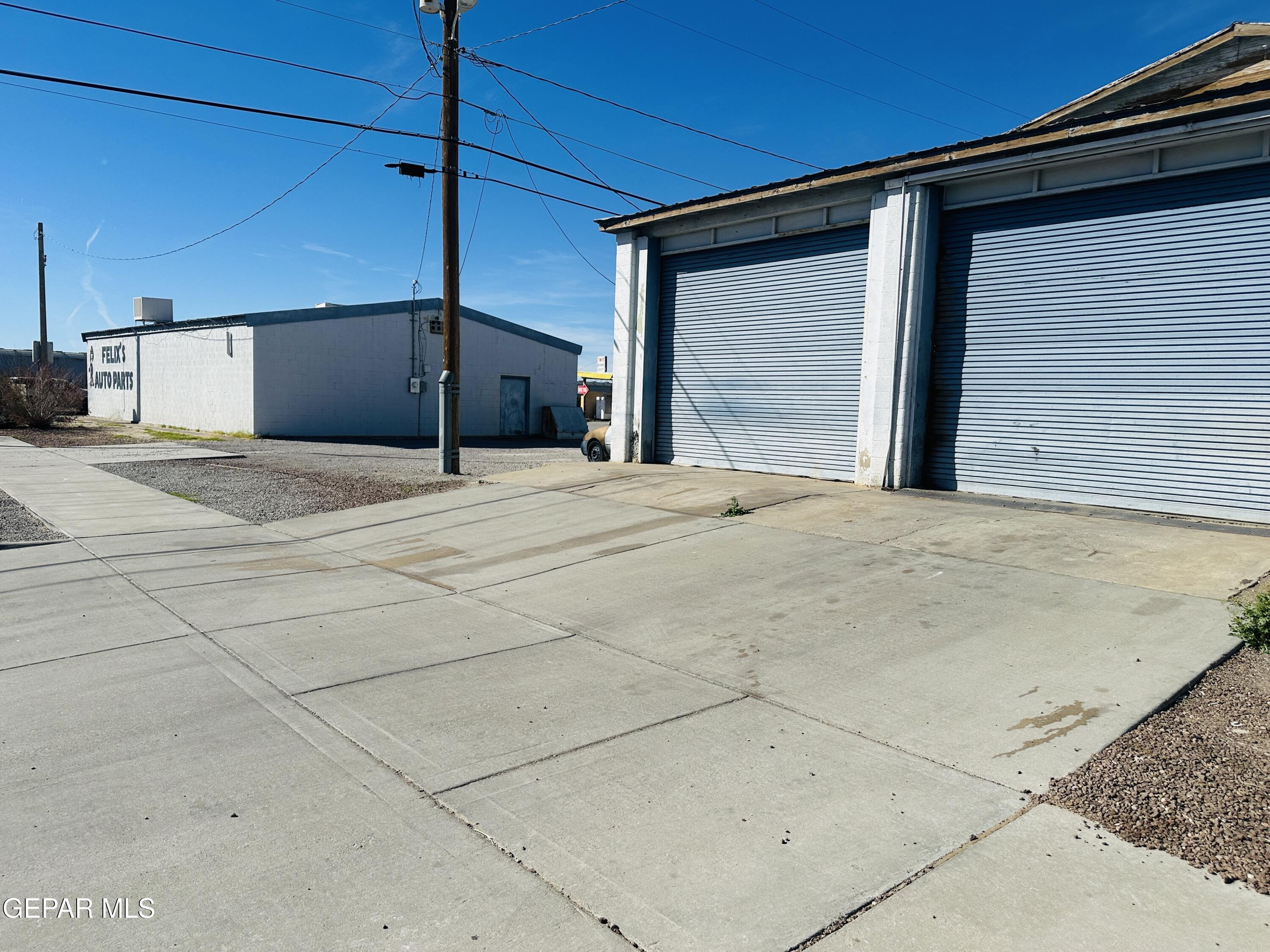 841 S Main & 124 Wildcat Dr. Street