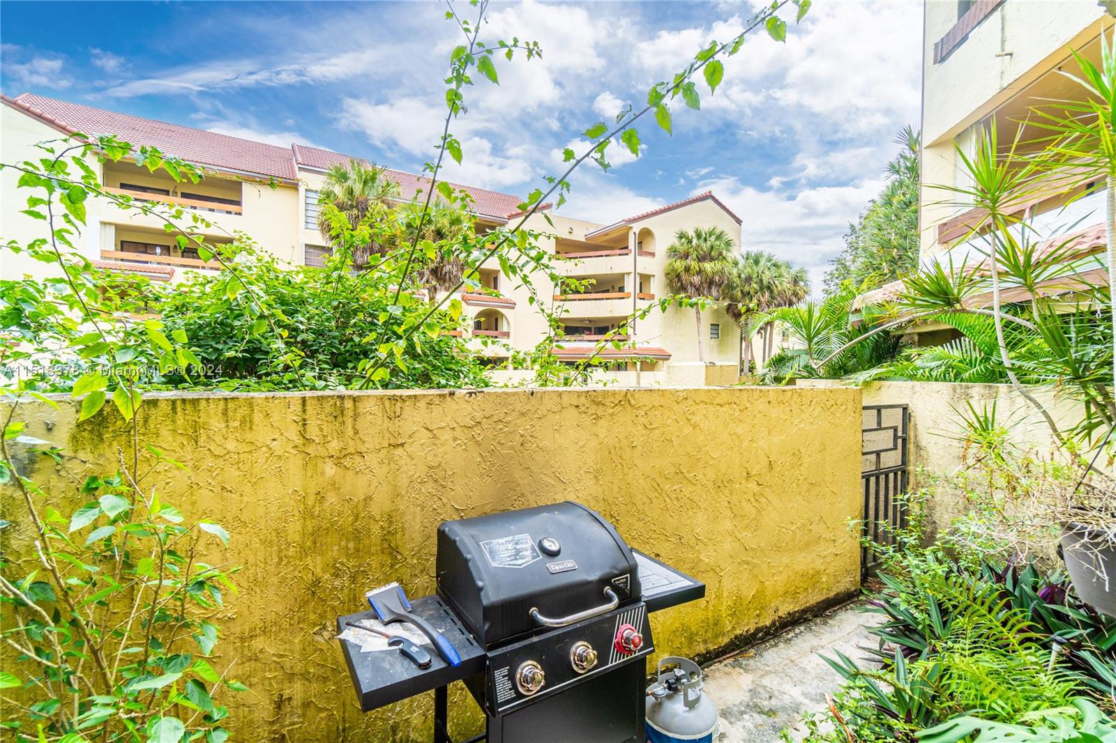 8800 SW 123rd Ct # 106 Unit: J-106