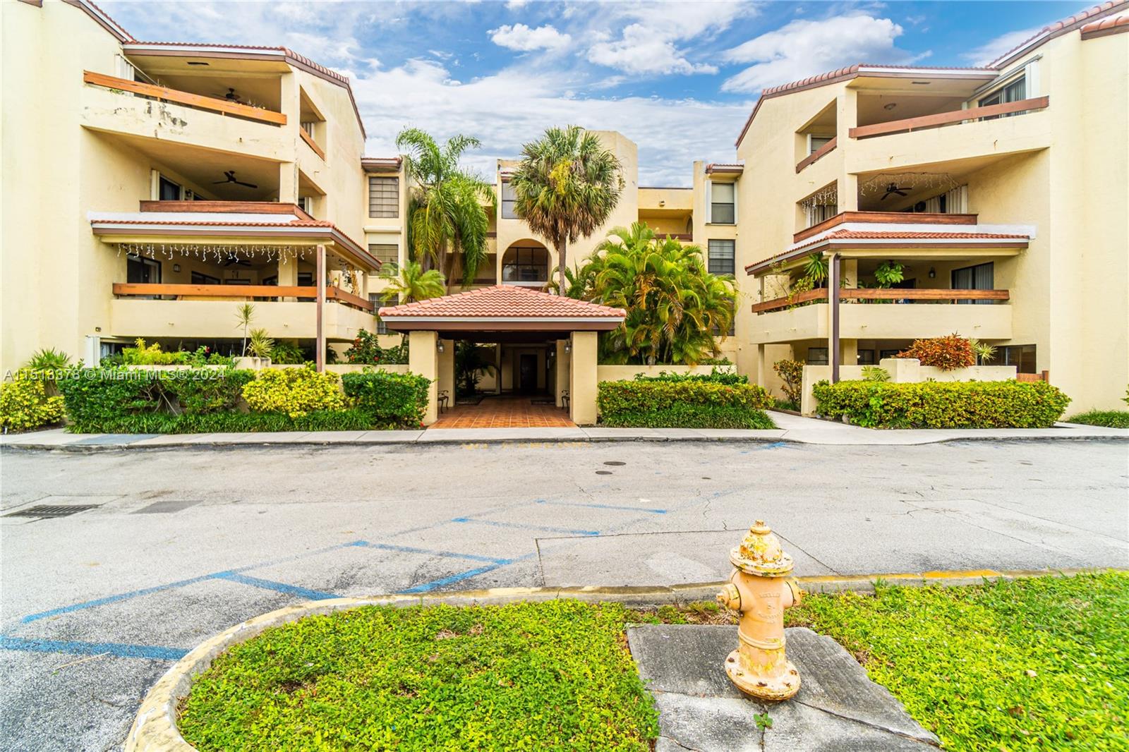 8800 SW 123rd Ct # 106 Unit: J-106