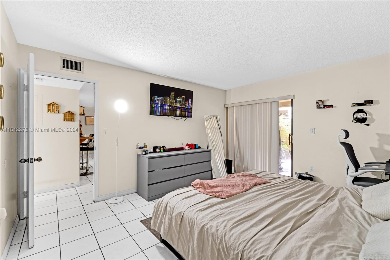 8800 SW 123rd Ct # 106 Unit: J-106