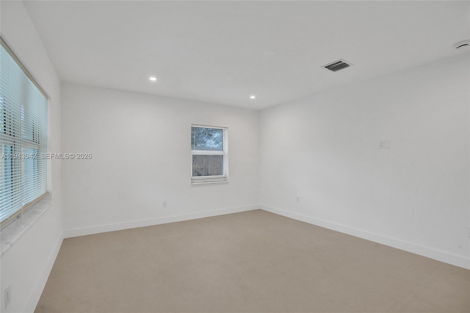 922 NW 4th Ave