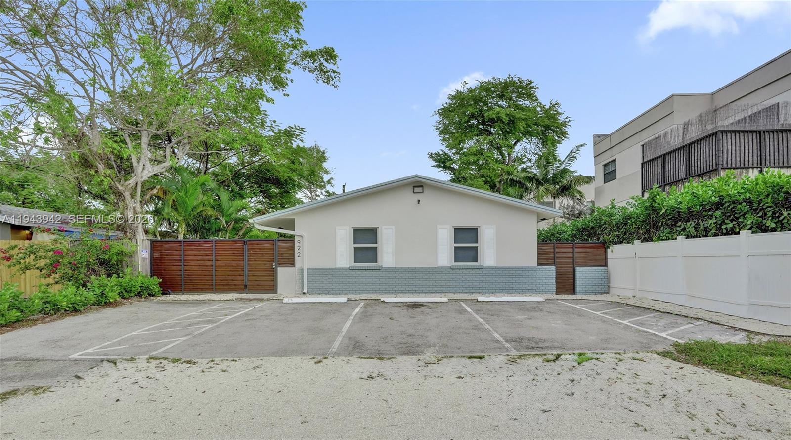 922 NW 4th Ave