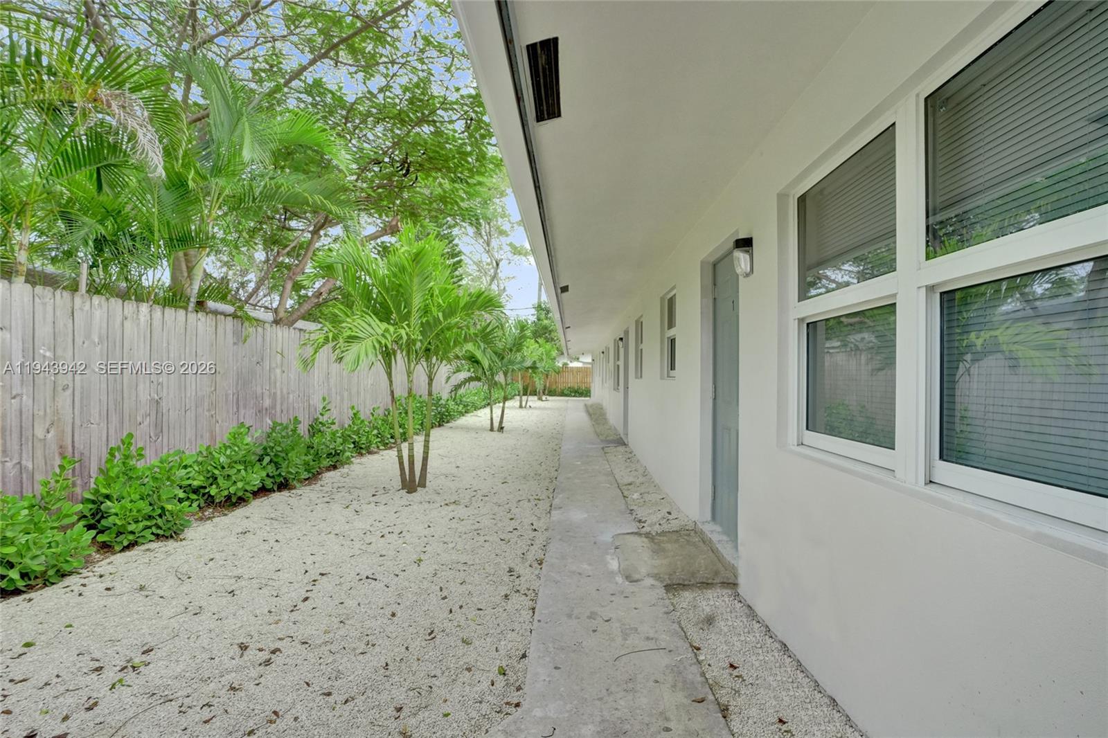 922 NW 4th Ave