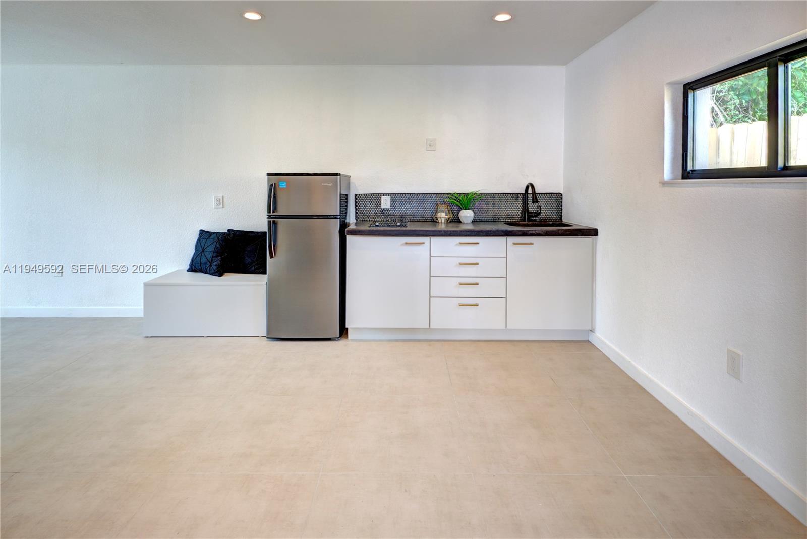 818 NW 47th St