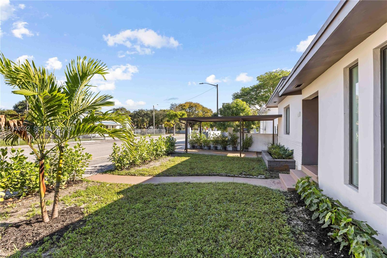 818 NW 47th St