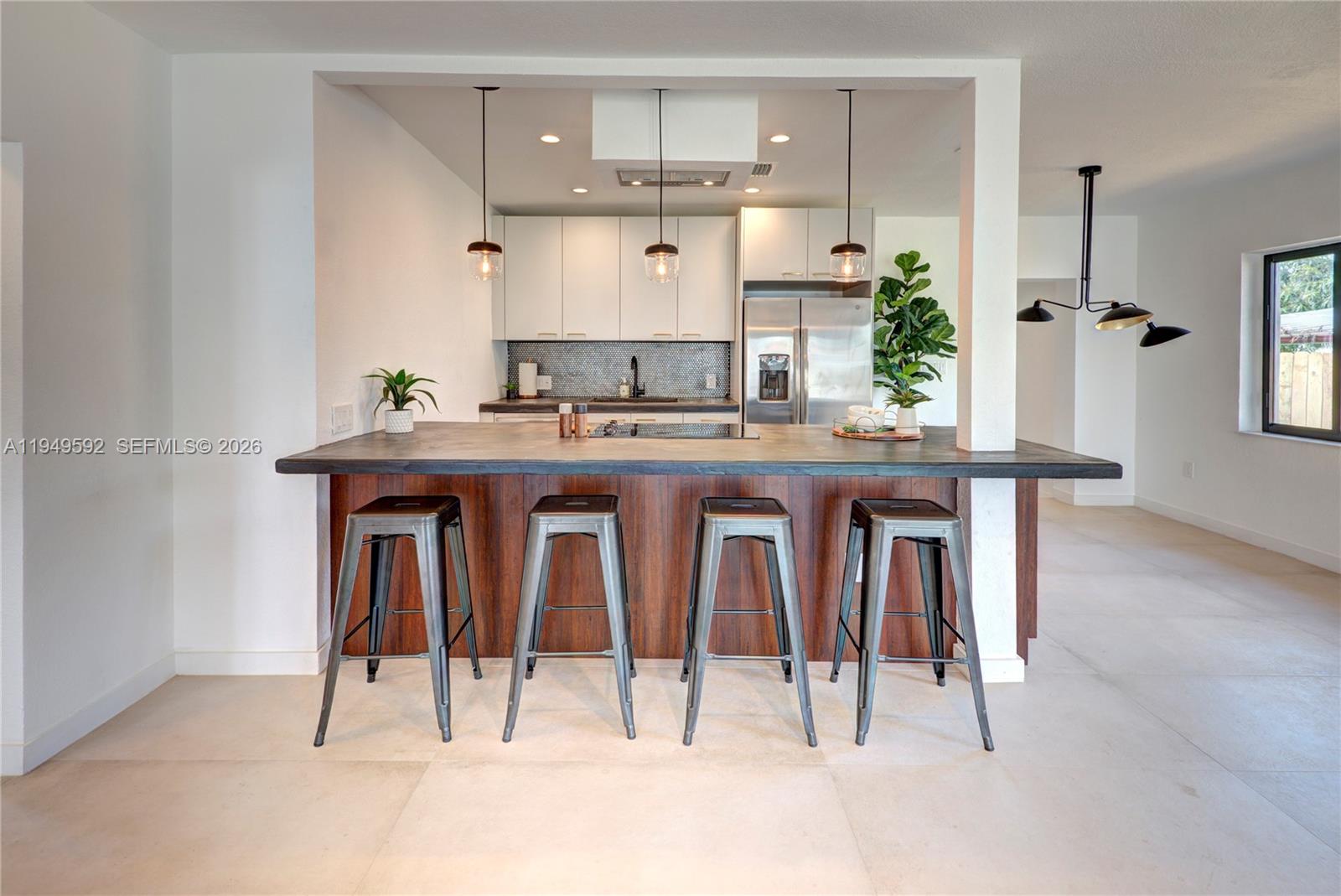 818 NW 47th St